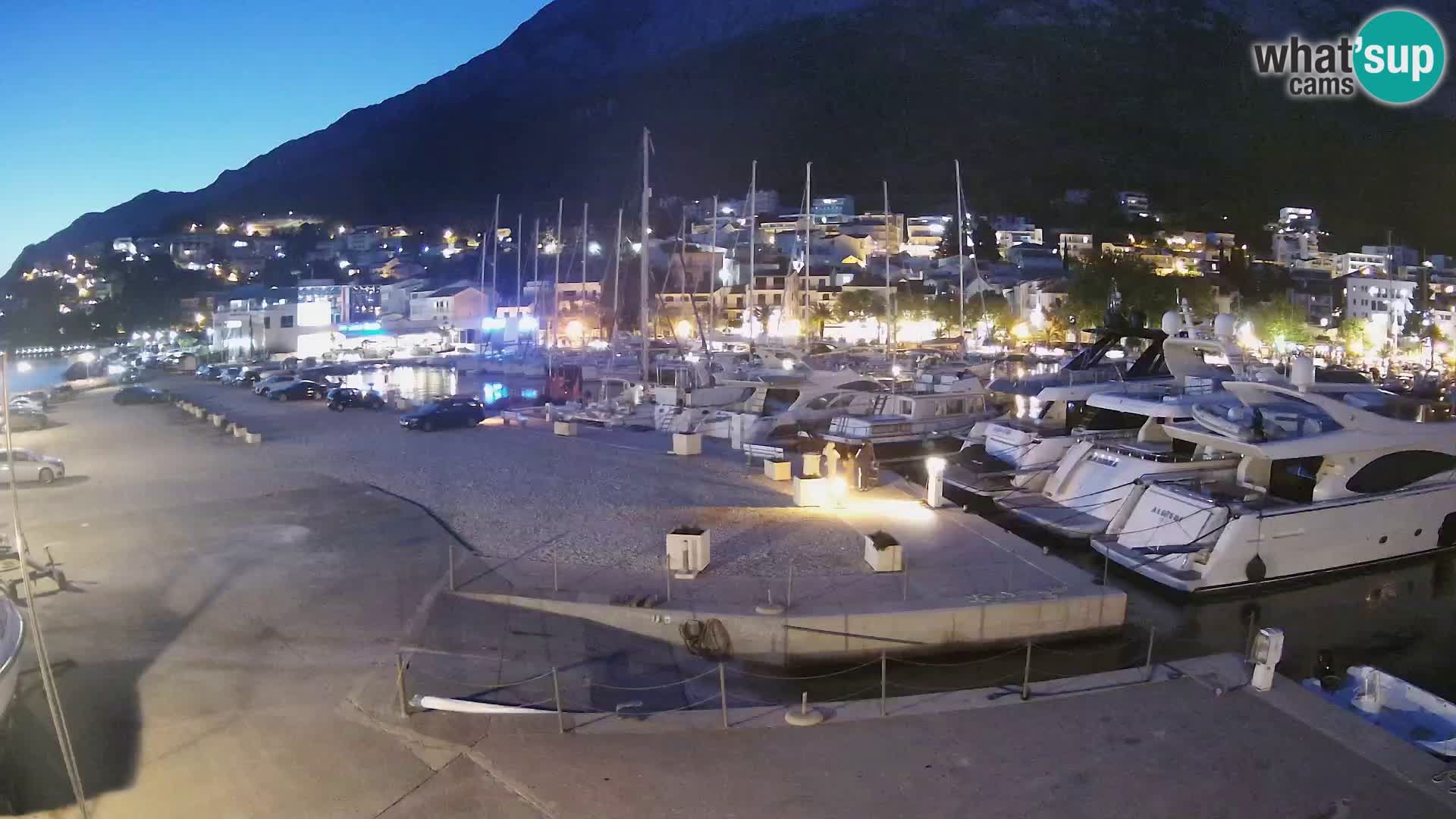 Spletna kamera – Baška Voda, pogled na mesto in goro Biokovo