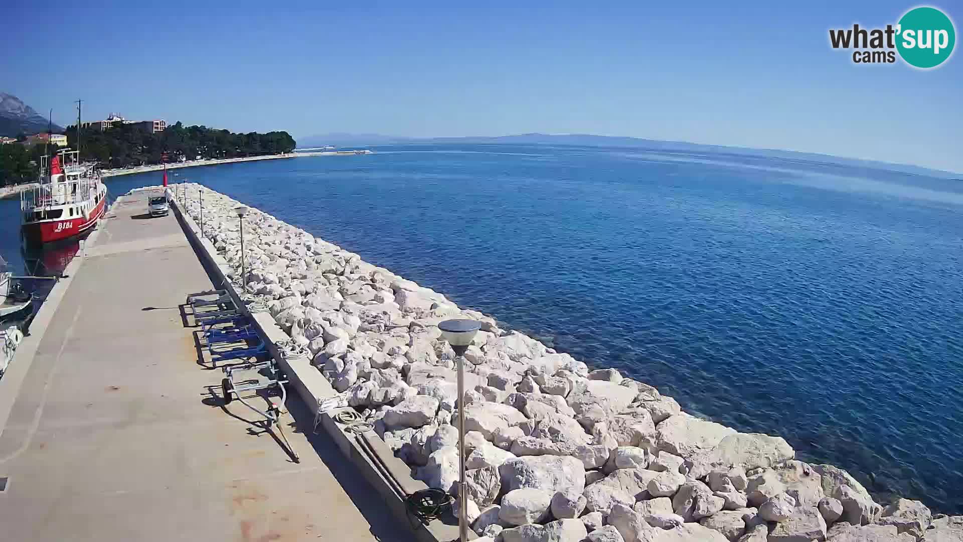 Web Kamera Baška Voda luka – Pogled na grad i masiv Biokovo
