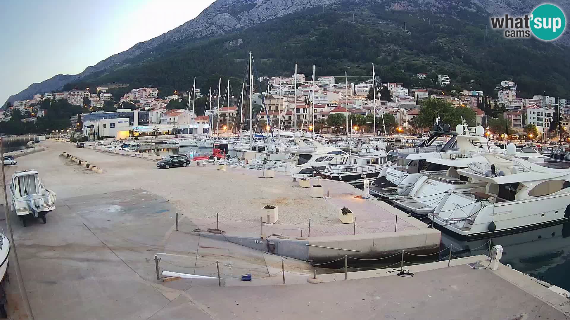 Spletna kamera – Baška Voda, pogled na mesto in goro Biokovo