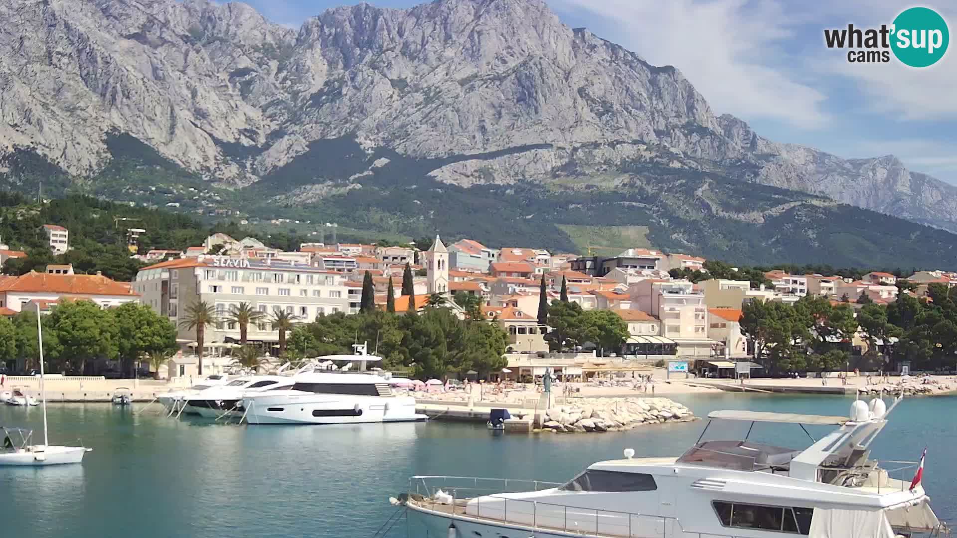 Webcam Basca Voda –  Vista desde el puerto deportivo de la ciudad y la montaña Biokovo