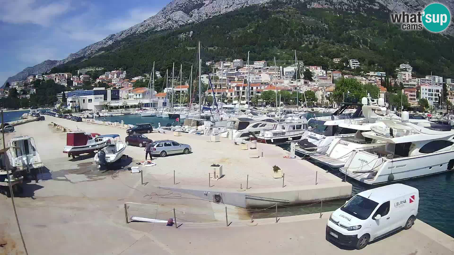 Webcam Basca Voda –  Vista desde el puerto deportivo de la ciudad y la montaña Biokovo