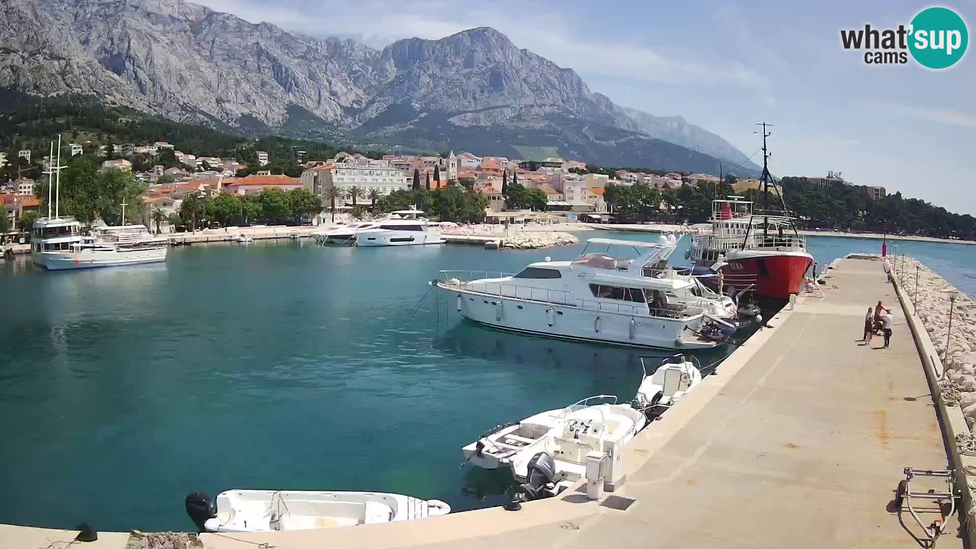 Web Kamera Baška Voda luka – Pogled na grad i masiv Biokovo