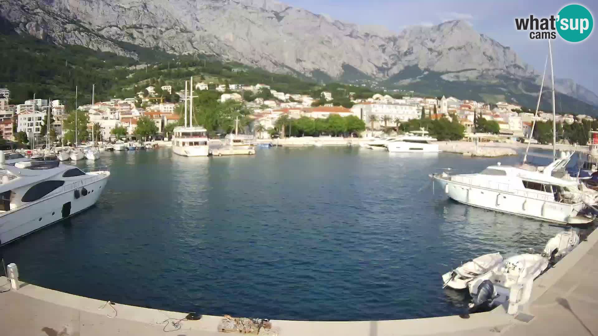 Web Kamera Baška Voda luka – Pogled na grad i masiv Biokovo