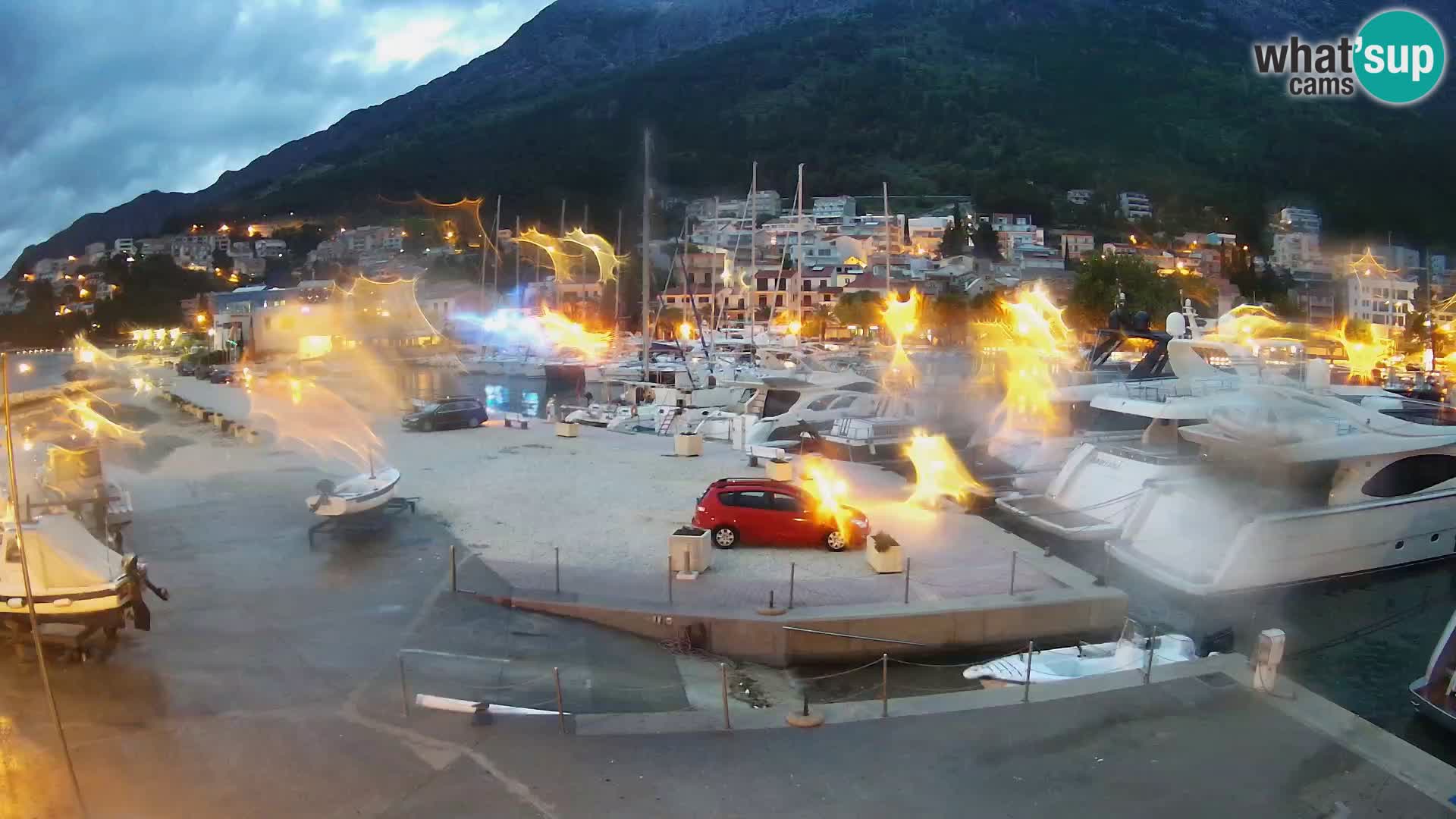 Spletna kamera – Baška Voda, pogled na mesto in goro Biokovo