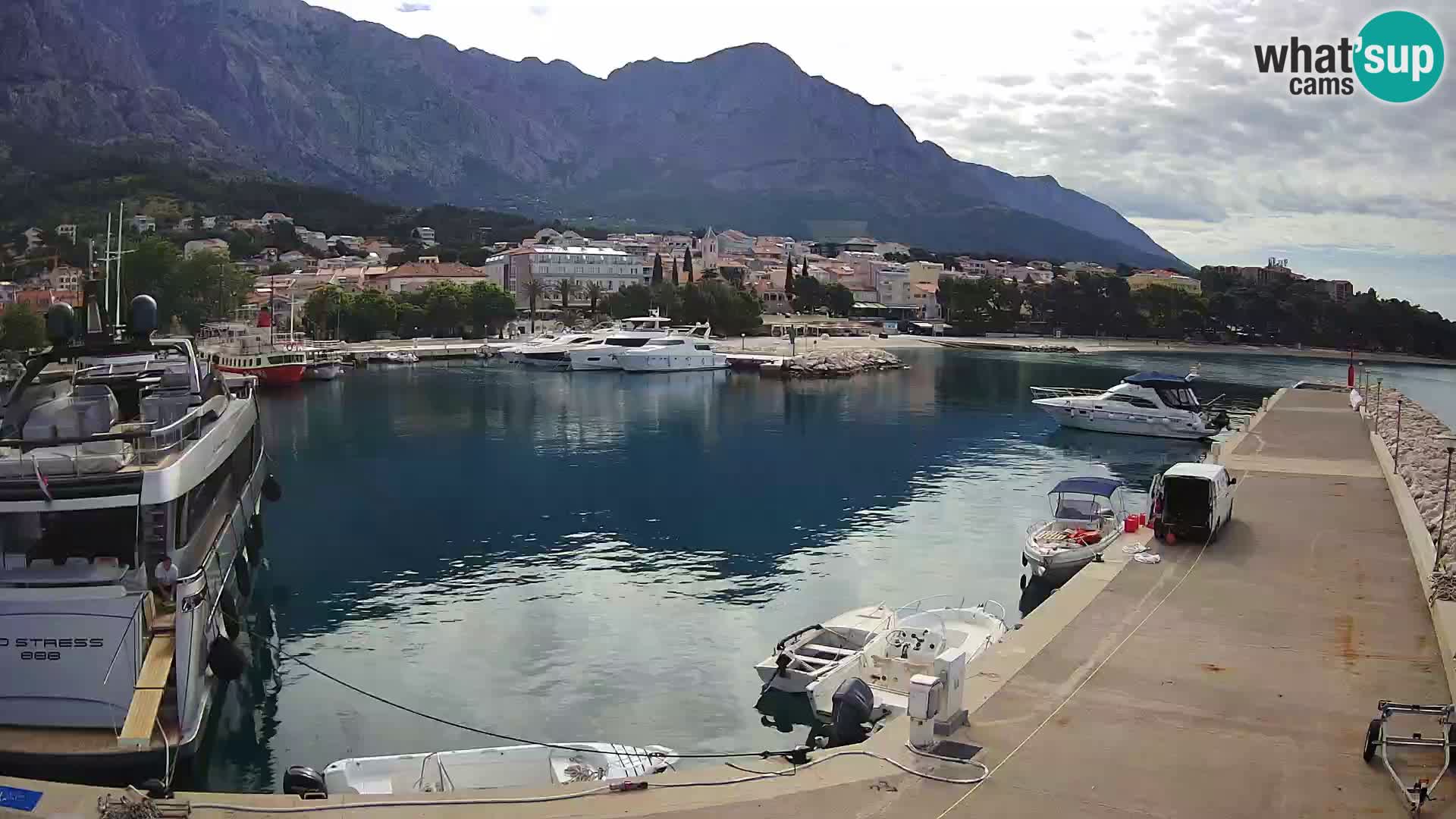 Spletna kamera – Baška Voda, pogled na mesto in goro Biokovo