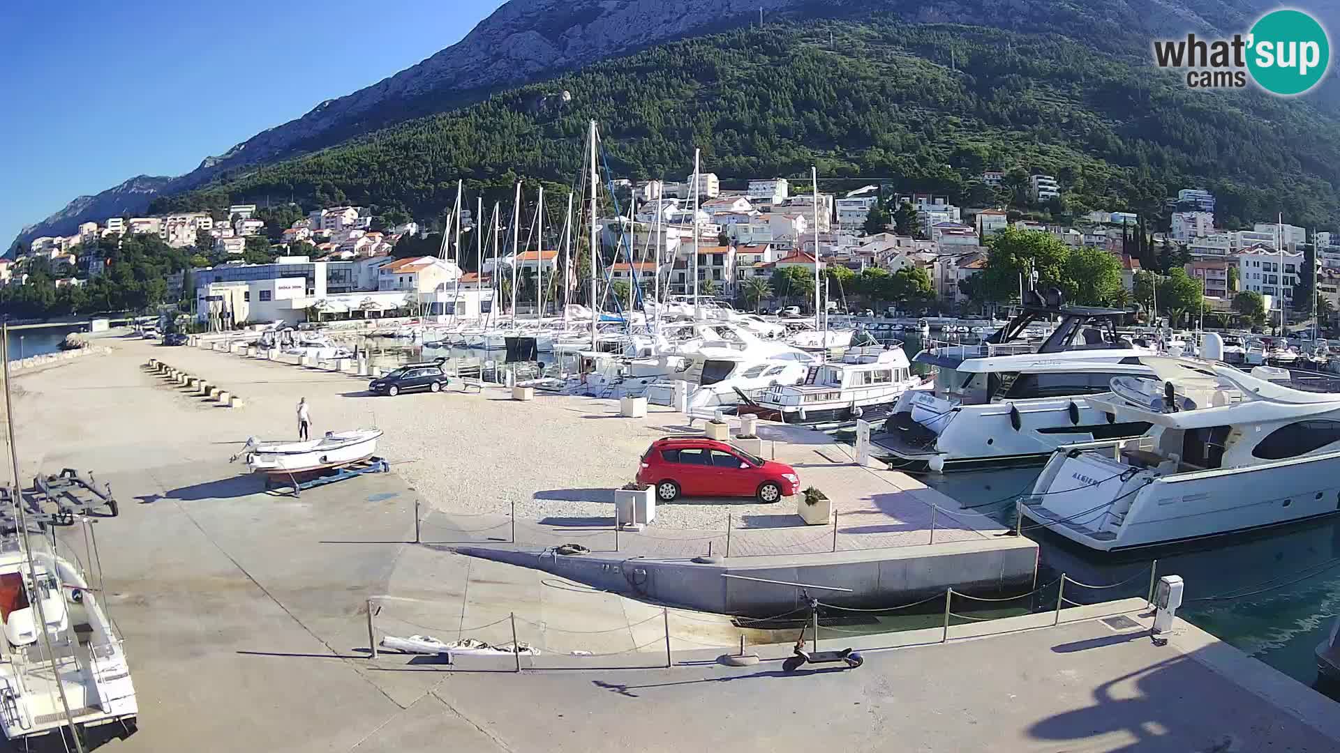 Spletna kamera – Baška Voda, pogled na mesto in goro Biokovo