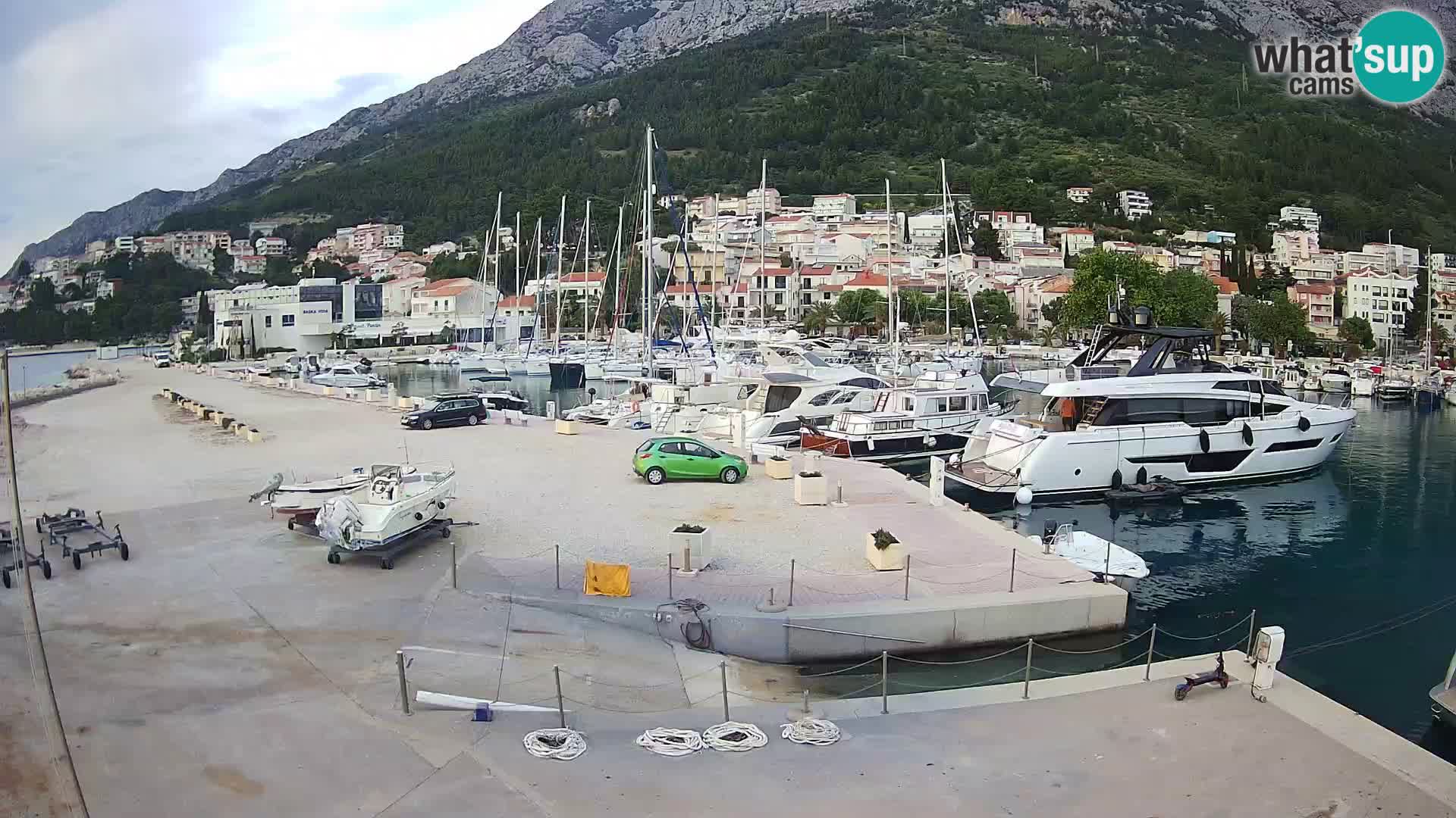 Web Kamera Baška Voda luka – Pogled na grad i masiv Biokovo