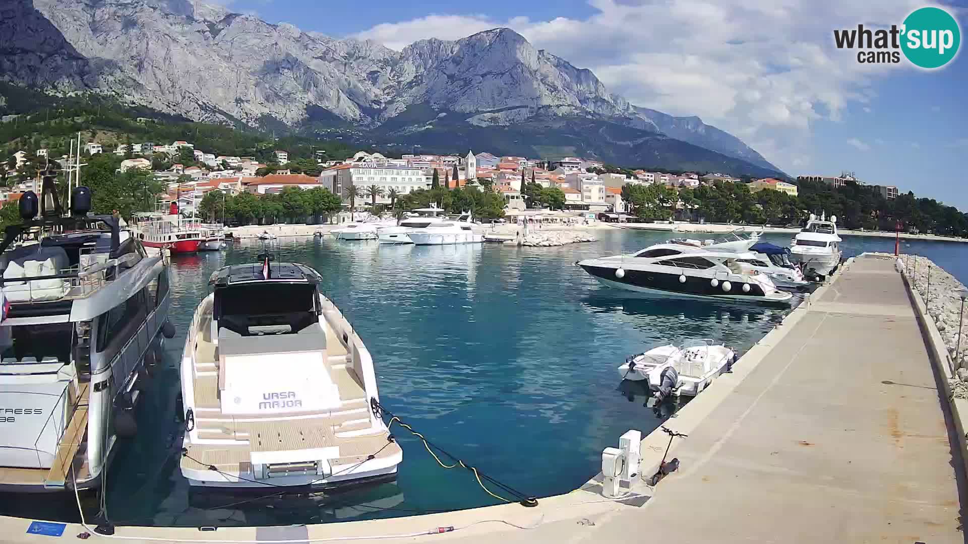 Web Kamera Baška Voda luka – Pogled na grad i masiv Biokovo
