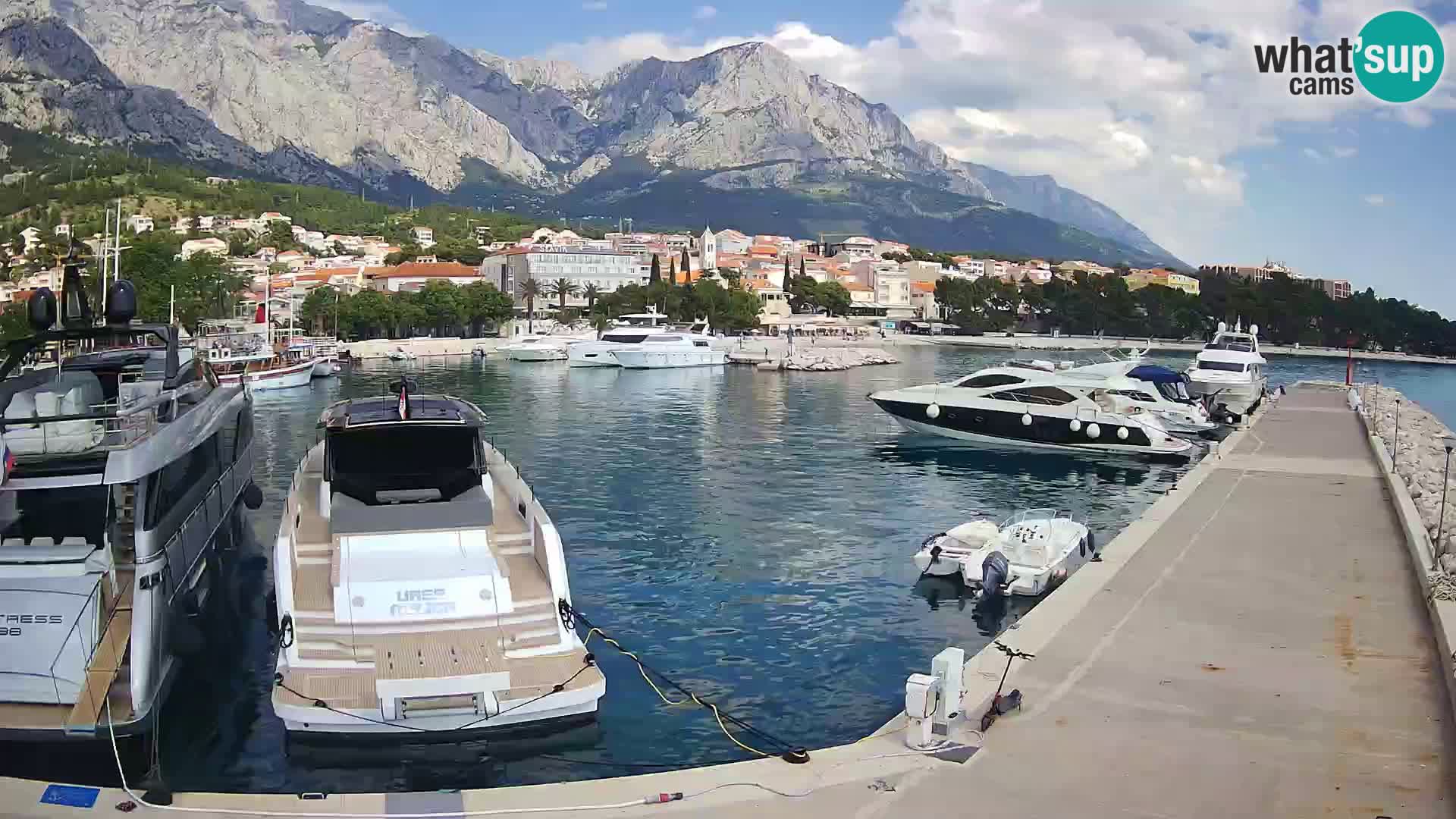 Web Kamera Baška Voda luka – Pogled na grad i masiv Biokovo
