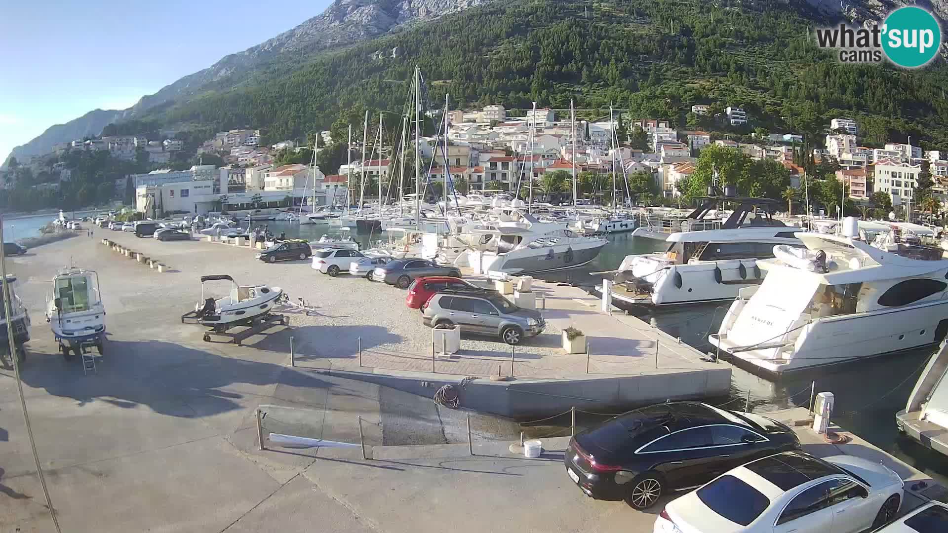 Spletna kamera – Baška Voda, pogled na mesto in goro Biokovo