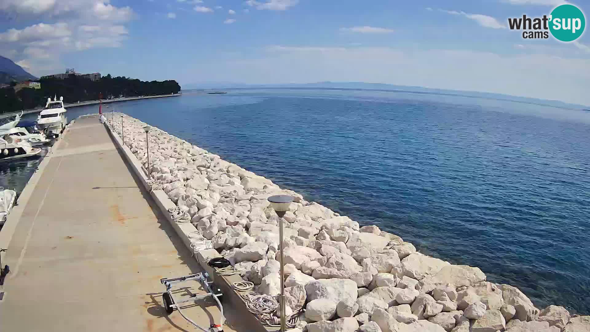 Spletna kamera – Baška Voda, pogled na mesto in goro Biokovo