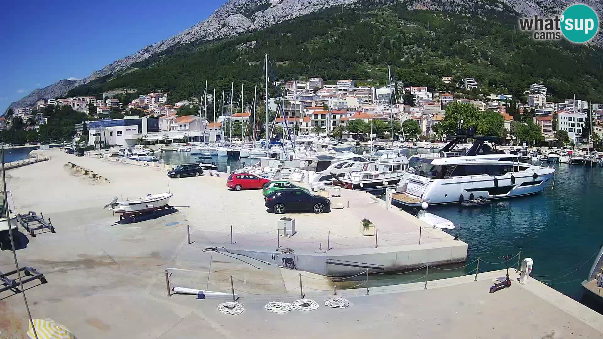 Spletna kamera – Baška Voda, pogled na mesto in goro Biokovo