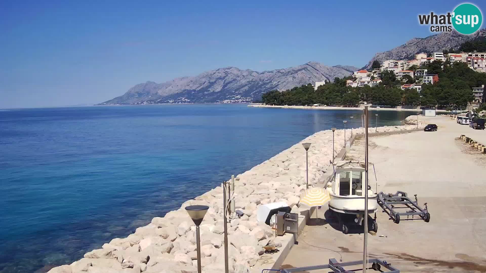 Spletna kamera – Baška Voda, pogled na mesto in goro Biokovo