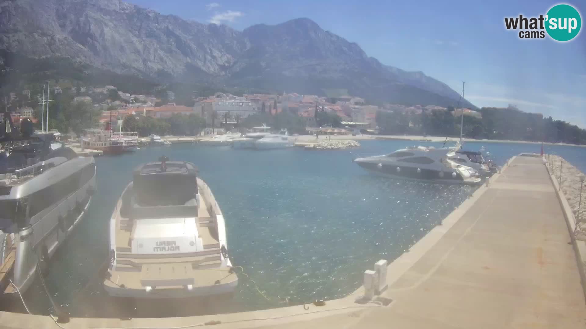 Spletna kamera – Baška Voda, pogled na mesto in goro Biokovo