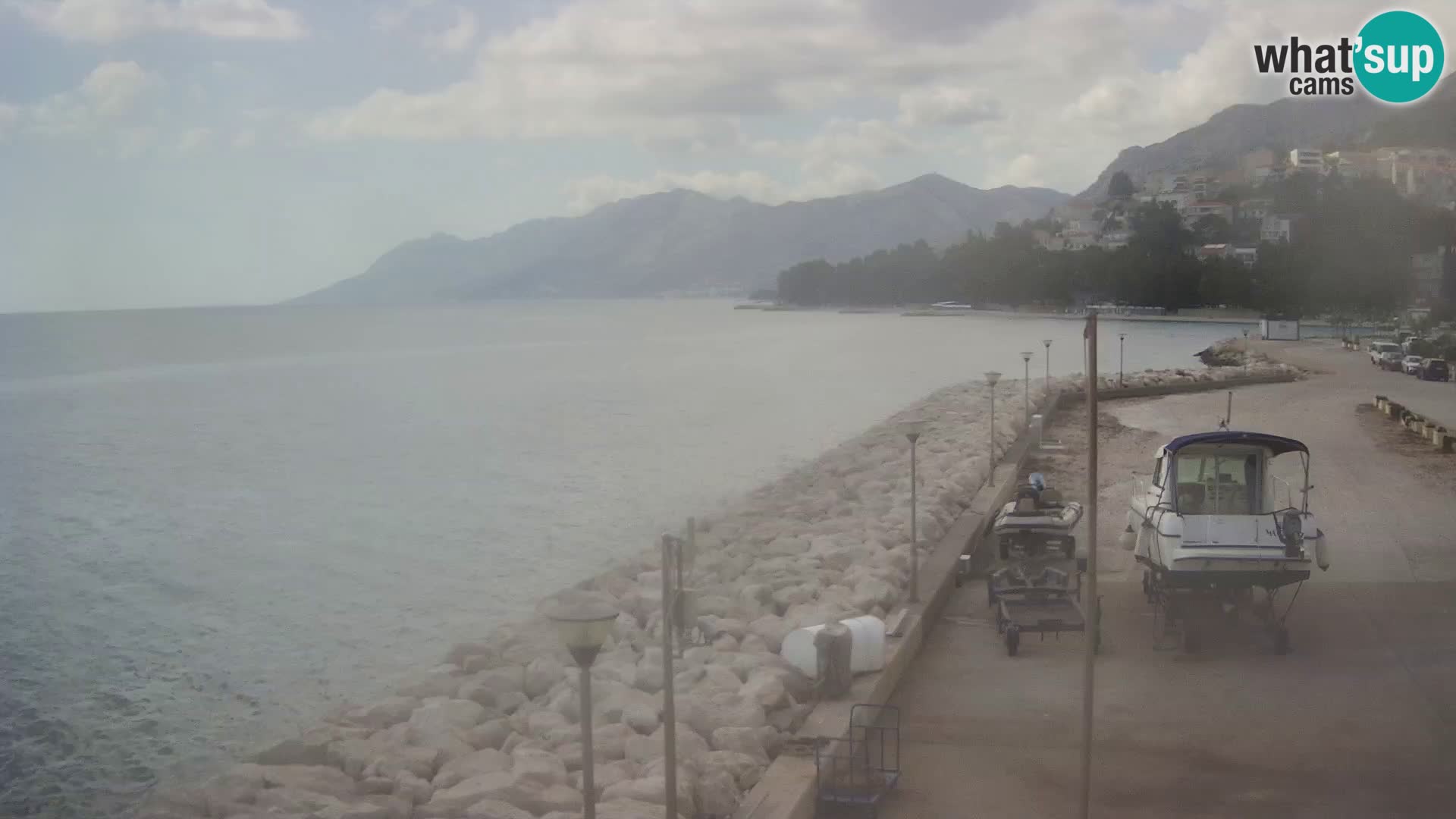 Spletna kamera – Baška Voda, pogled na mesto in goro Biokovo