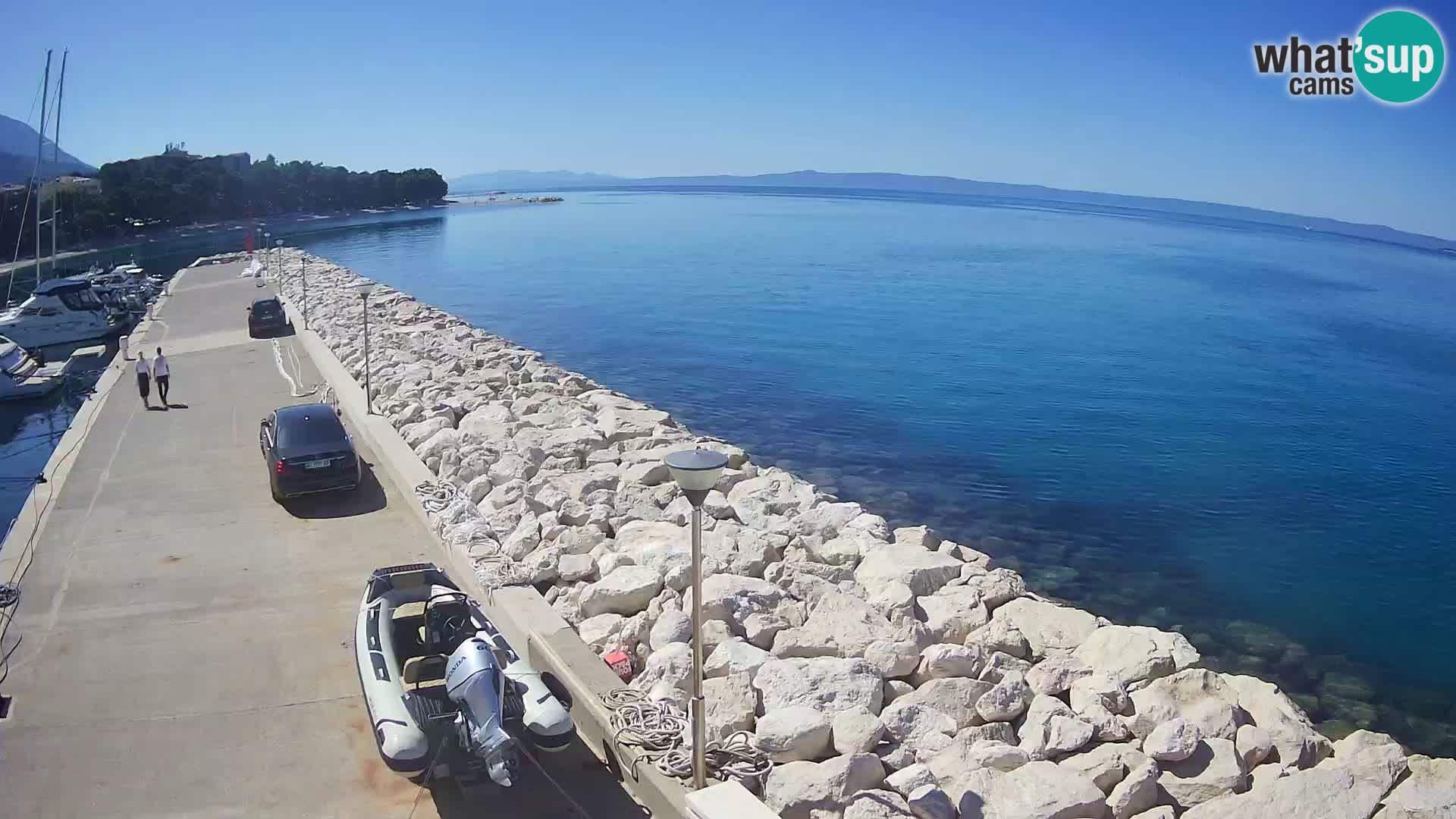 Web Kamera Baška Voda luka – Pogled na grad i masiv Biokovo