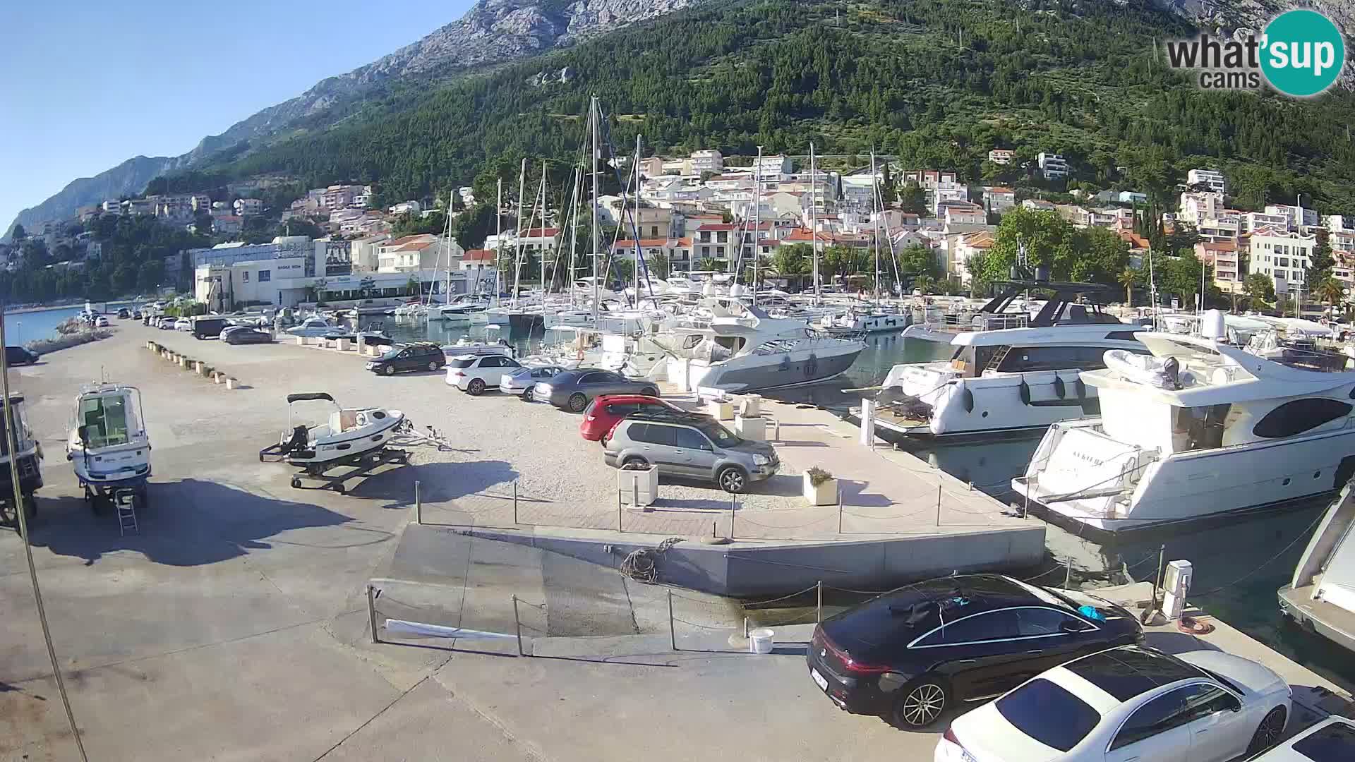 Spletna kamera – Baška Voda, pogled na mesto in goro Biokovo