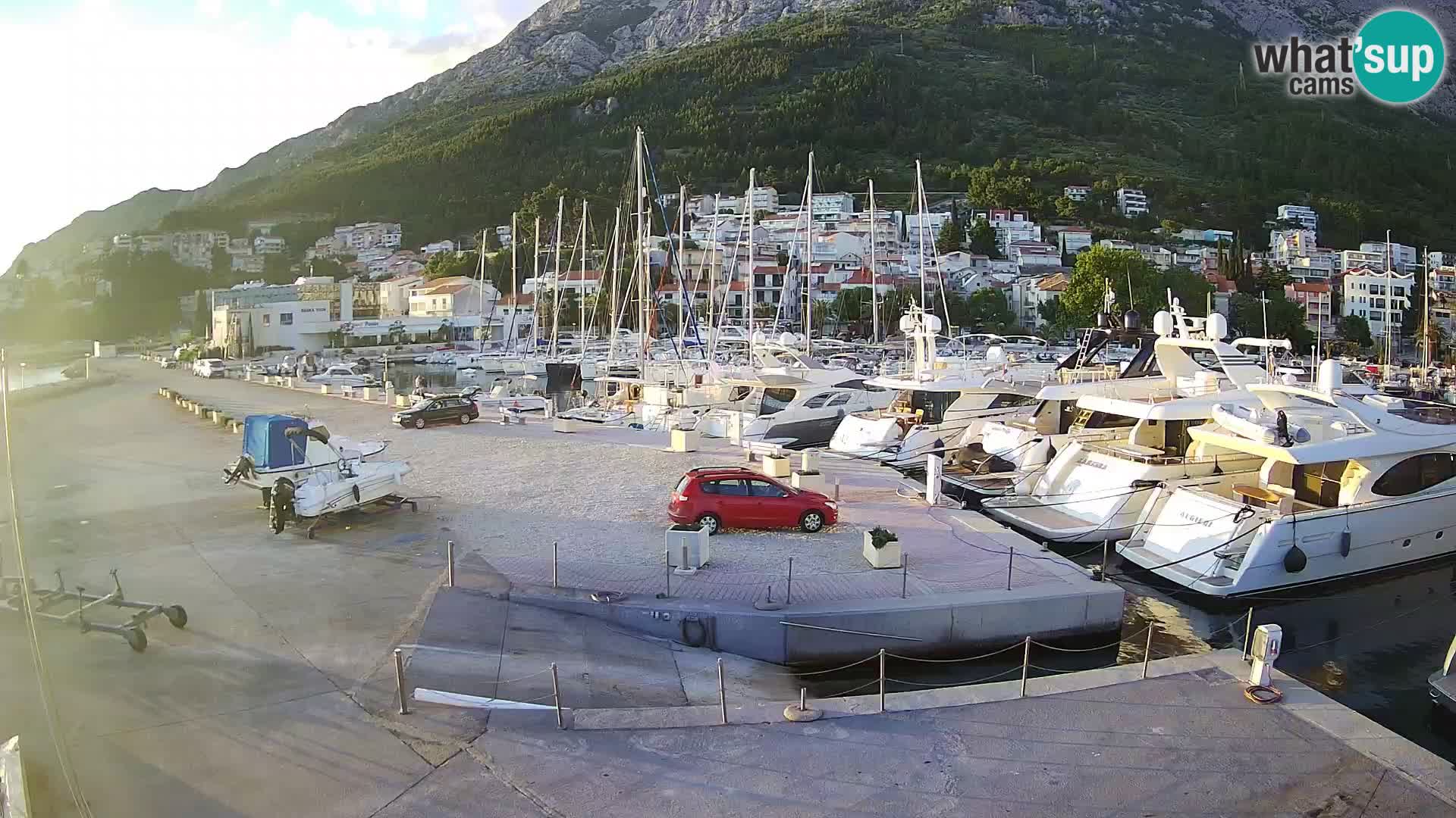 Web Kamera Baška Voda luka – Pogled na grad i masiv Biokovo