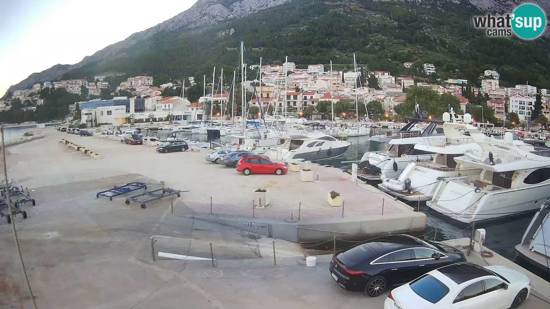 Spletna kamera – Baška Voda, pogled na mesto in goro Biokovo