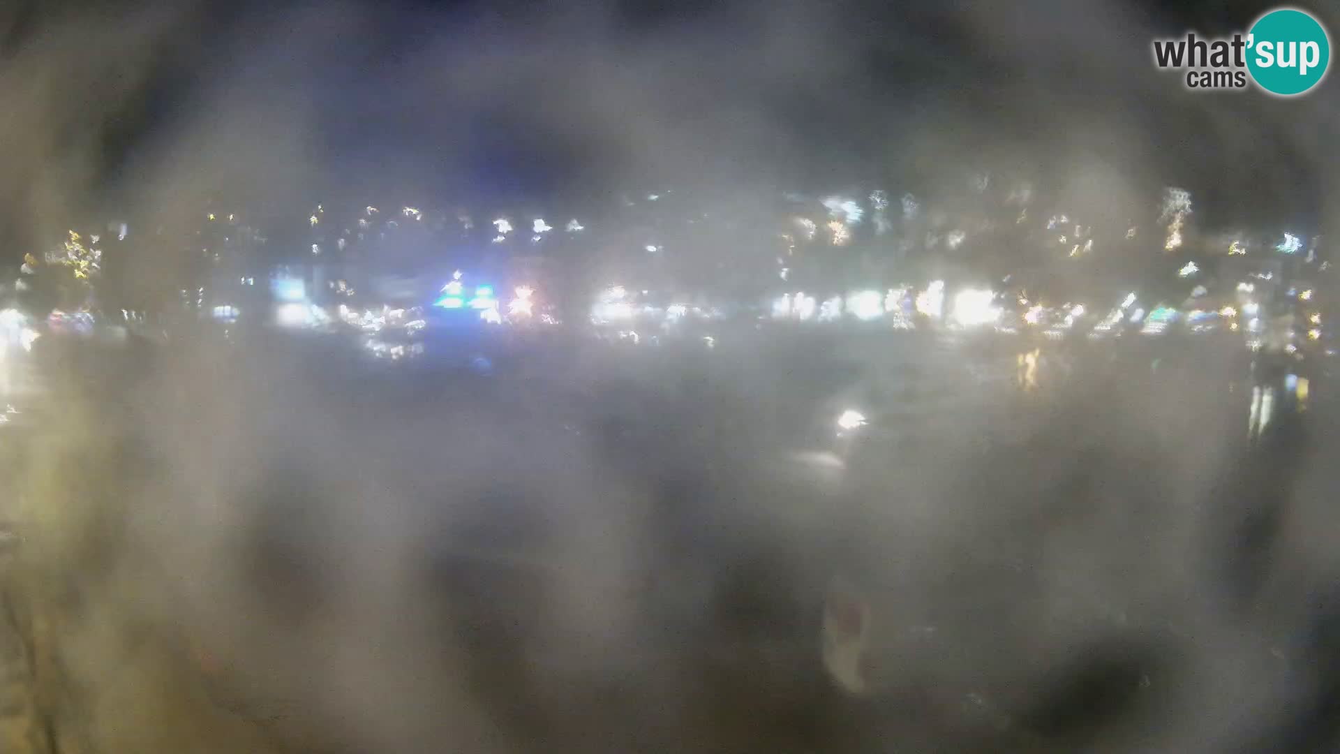 Webcam Basca Voda –  Vista desde el puerto deportivo de la ciudad y la montaña Biokovo