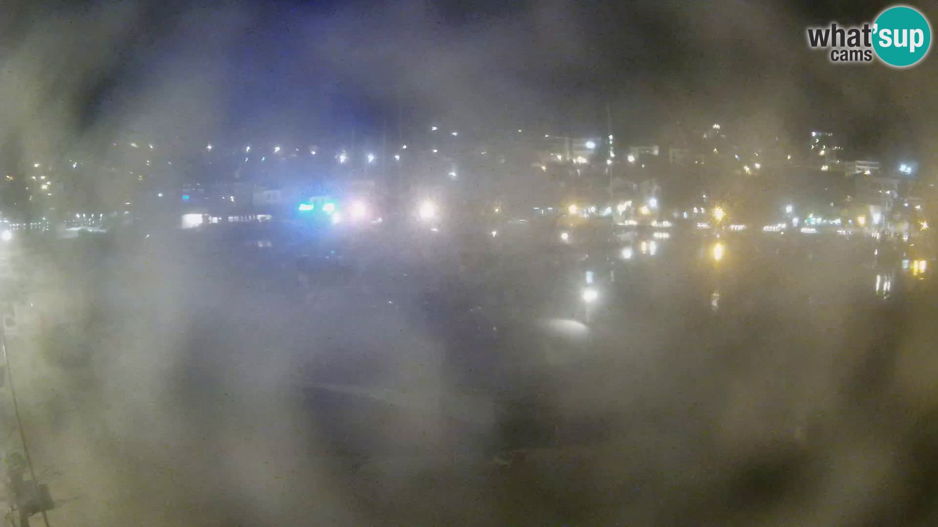 Webcam Basca Voda –  Vista desde el puerto deportivo de la ciudad y la montaña Biokovo