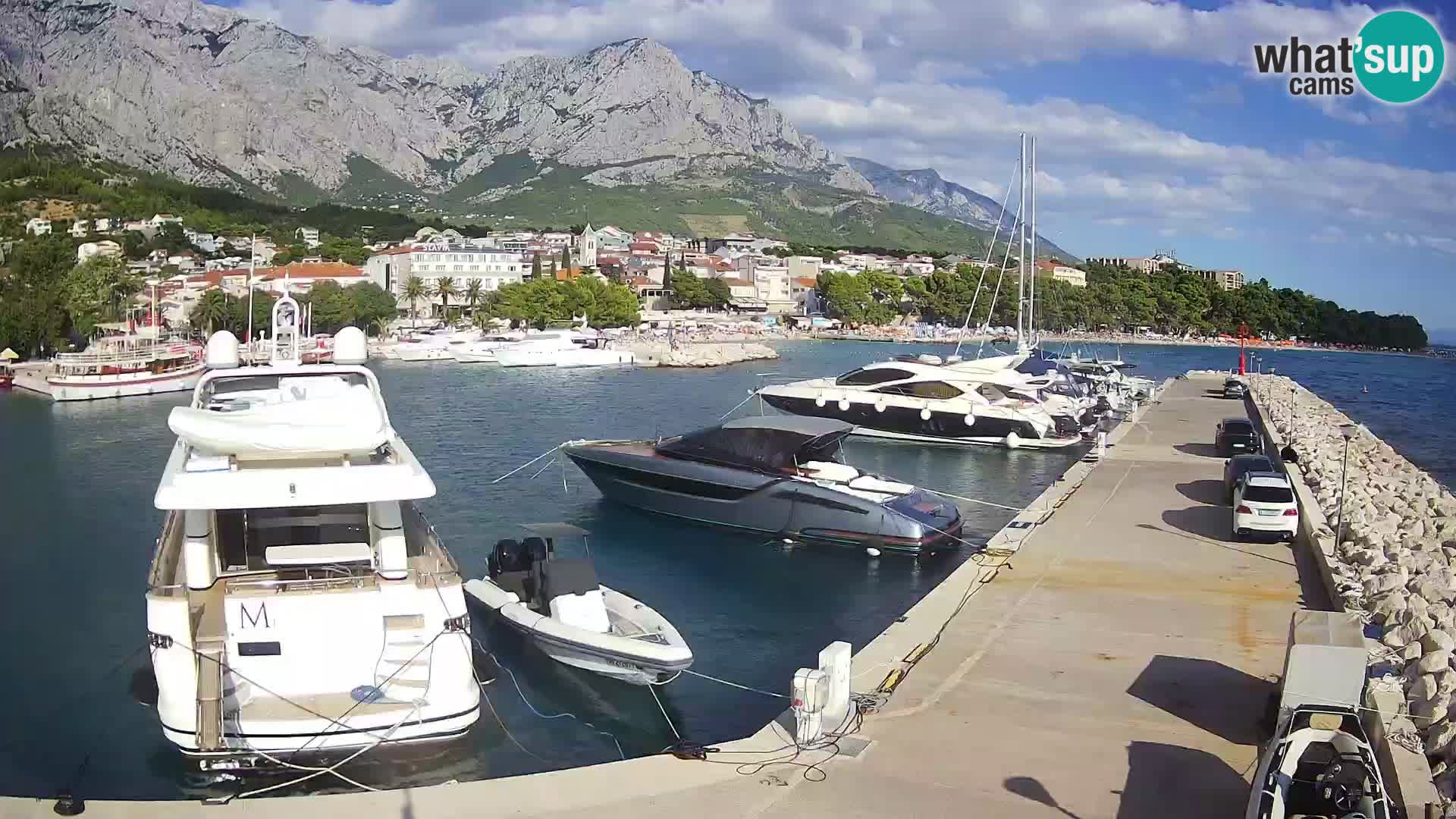 Webcam Basca Voda –  Vista desde el puerto deportivo de la ciudad y la montaña Biokovo