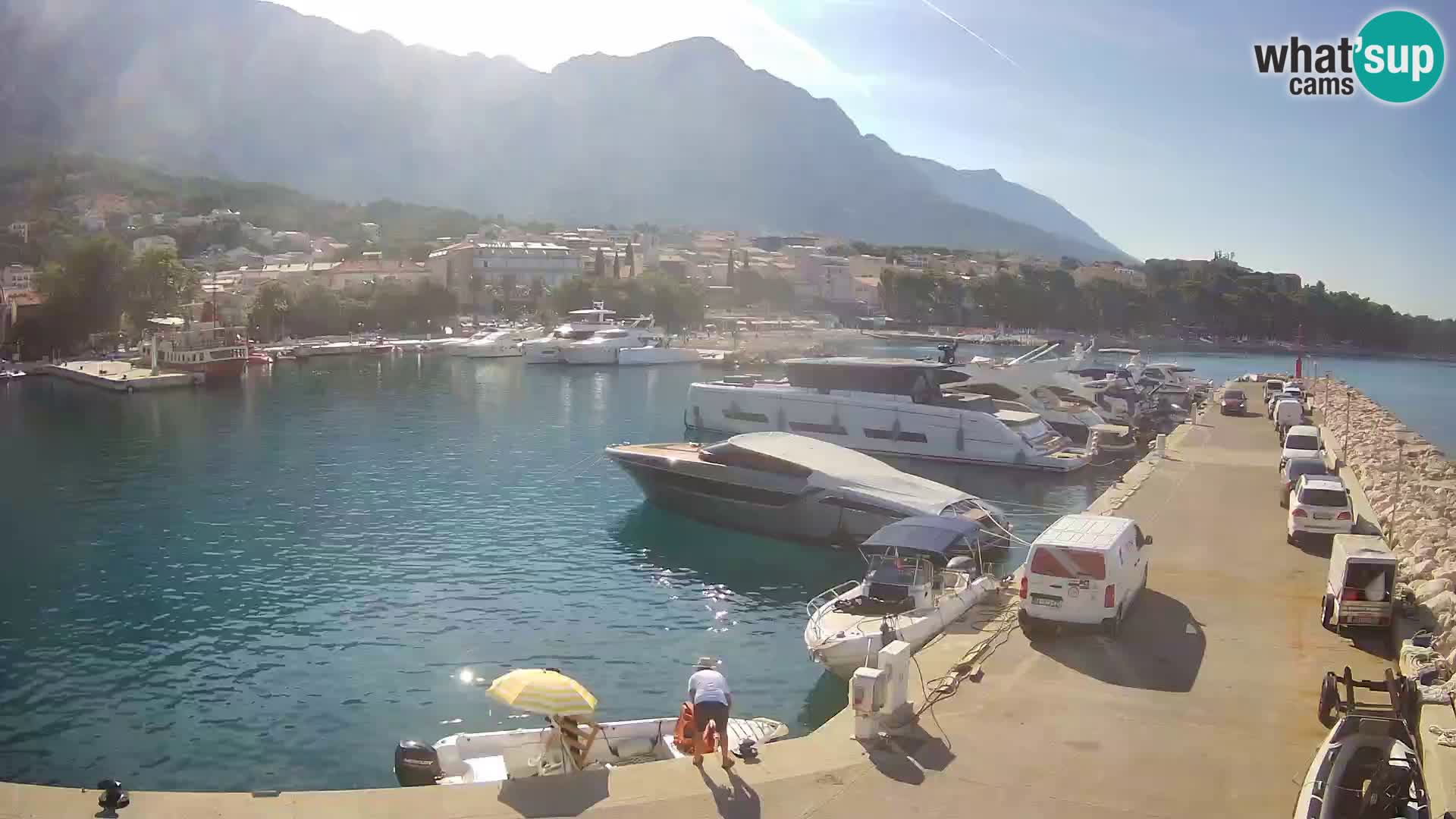 Spletna kamera – Baška Voda, pogled na mesto in goro Biokovo