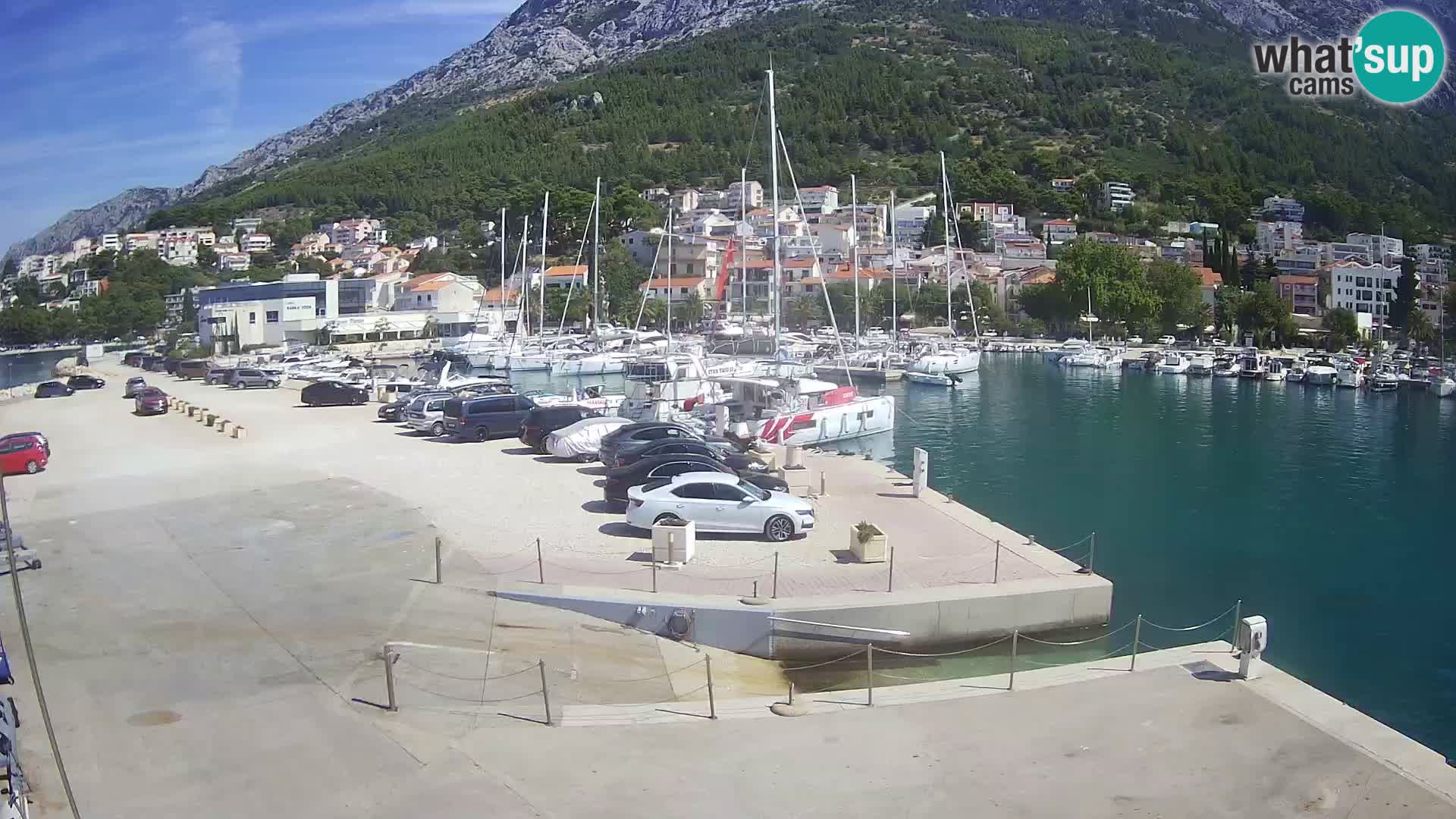 Spletna kamera – Baška Voda, pogled na mesto in goro Biokovo