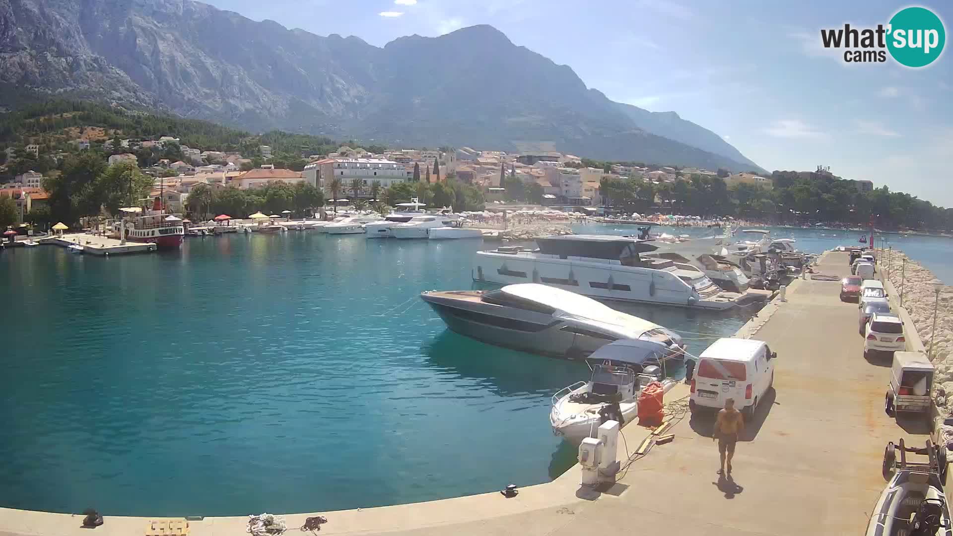 Web Kamera Baška Voda luka – Pogled na grad i masiv Biokovo