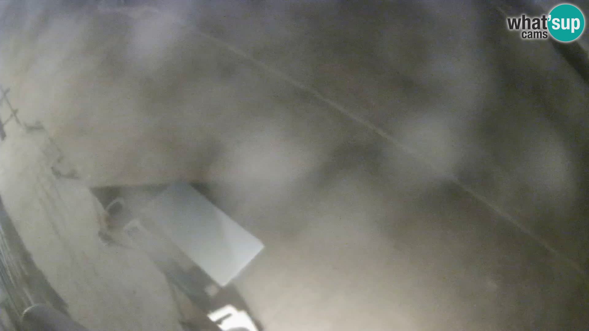 Webcam Basca Voda –  Vista desde el puerto deportivo de la ciudad y la montaña Biokovo