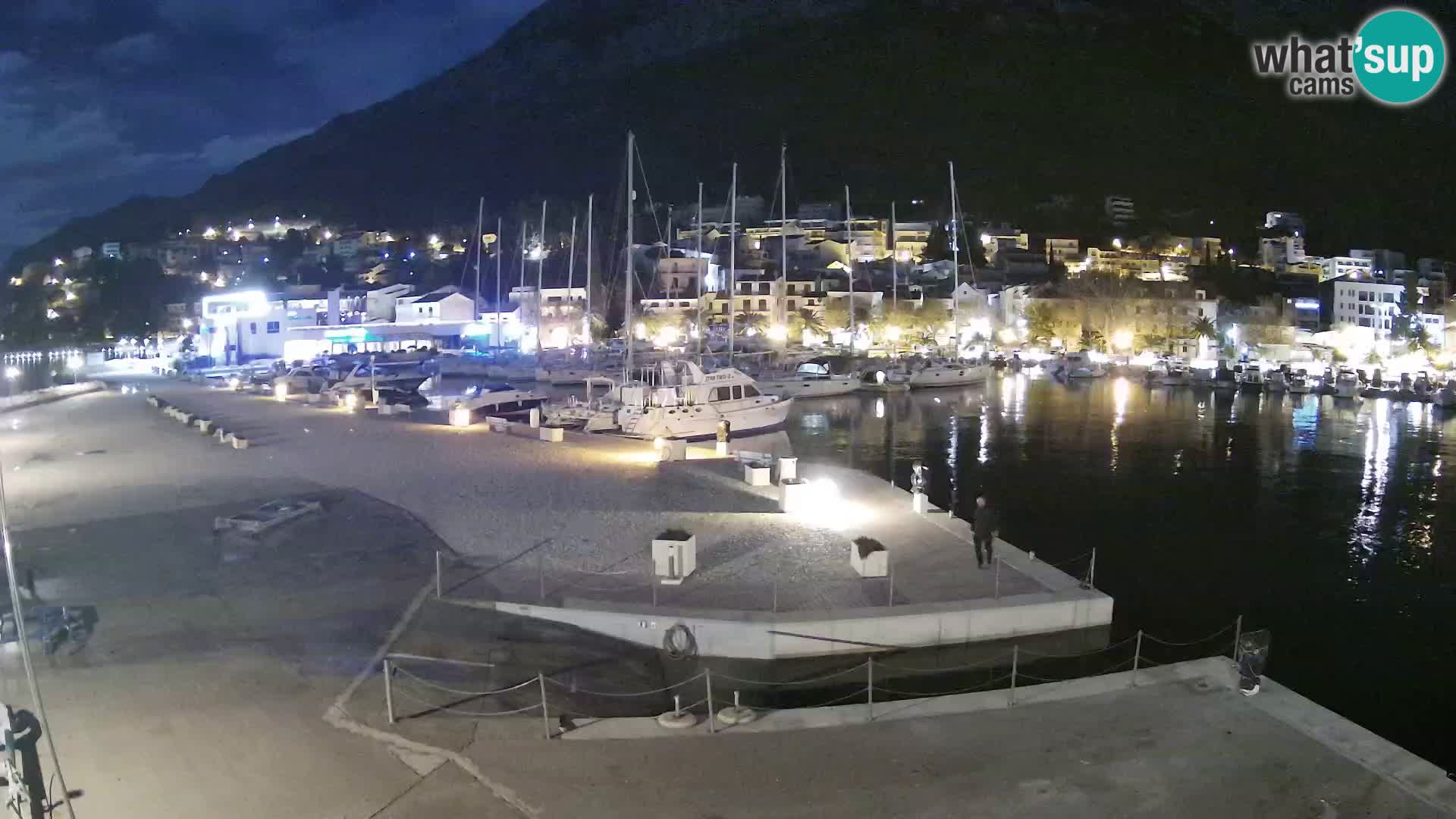 Web Kamera Baška Voda luka – Pogled na grad i masiv Biokovo