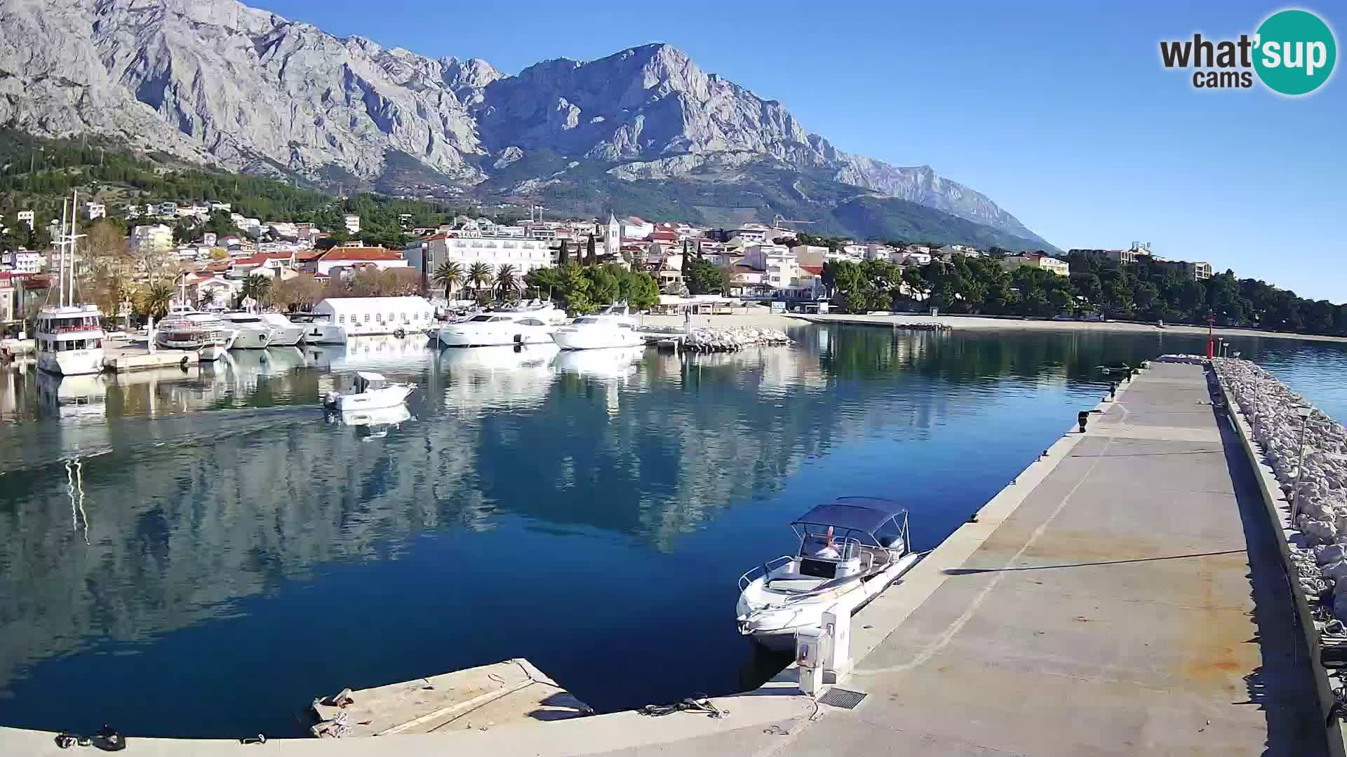 Spletna kamera – Baška Voda, pogled na mesto in goro Biokovo