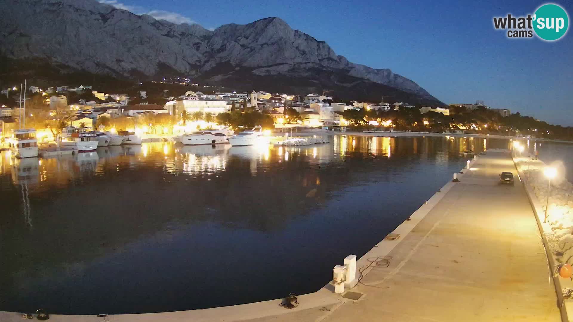 Spletna kamera – Baška Voda, pogled na mesto in goro Biokovo