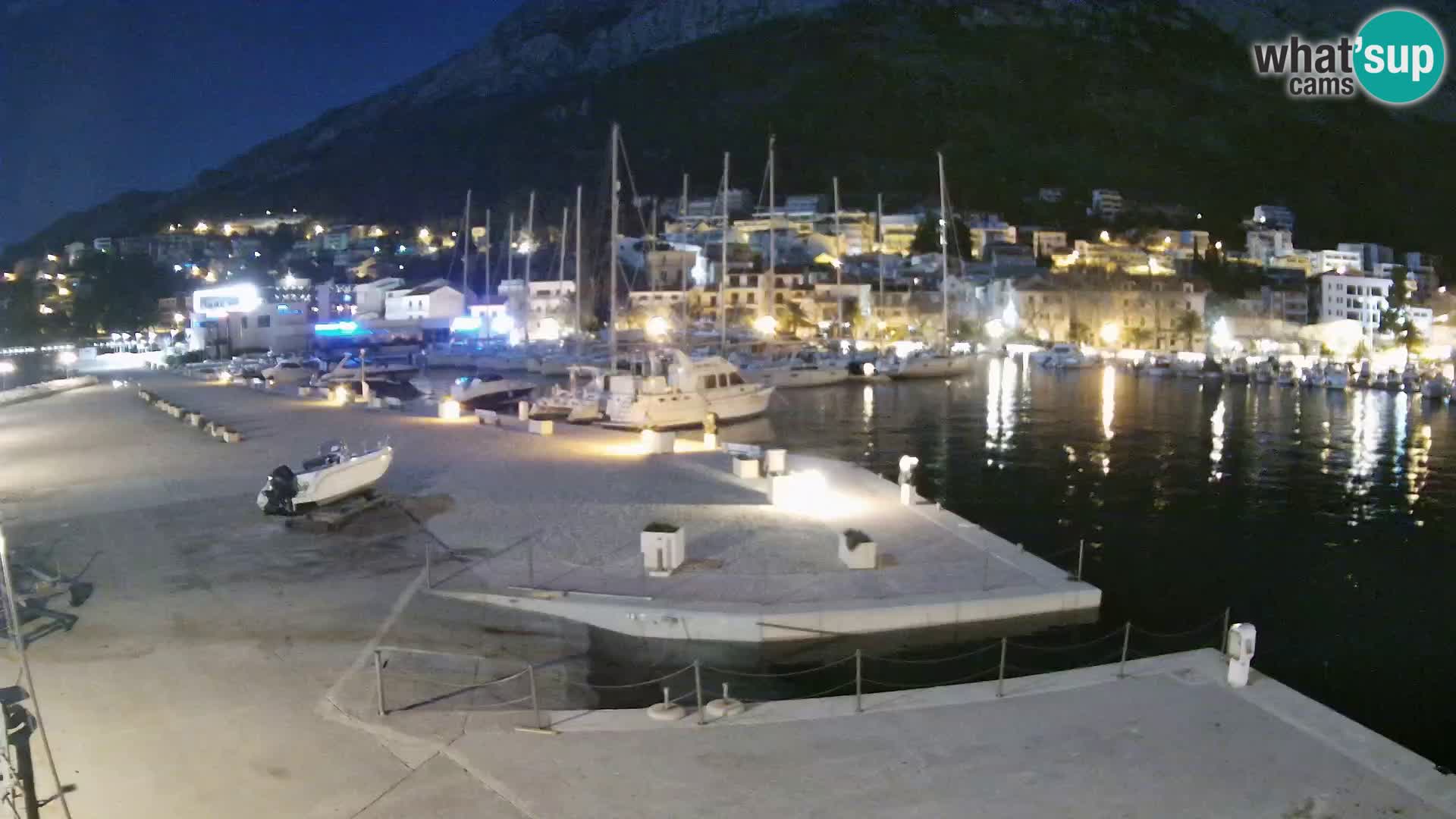 Spletna kamera – Baška Voda, pogled na mesto in goro Biokovo