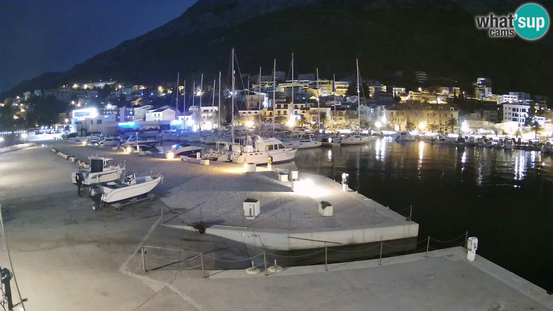 Web Kamera Baška Voda luka – Pogled na grad i masiv Biokovo