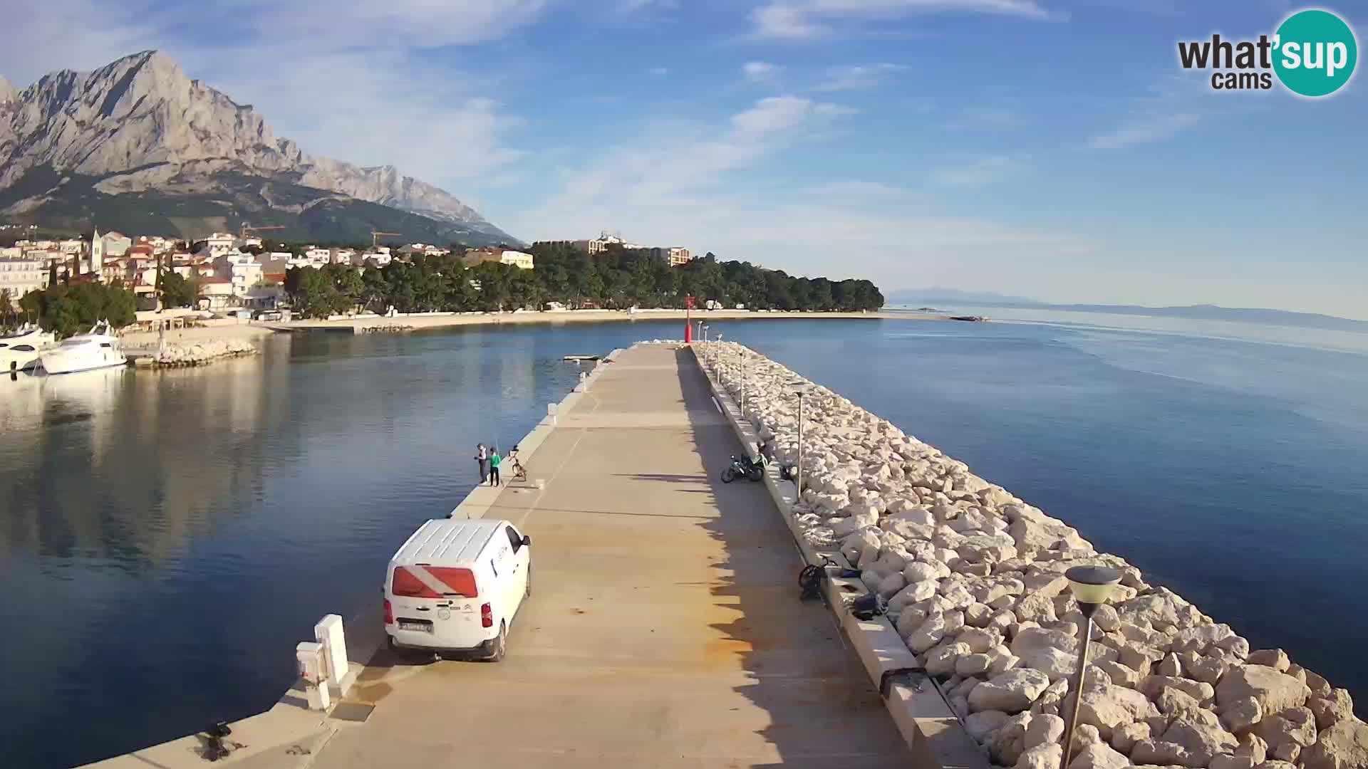 Web Kamera Baška Voda luka – Pogled na grad i masiv Biokovo