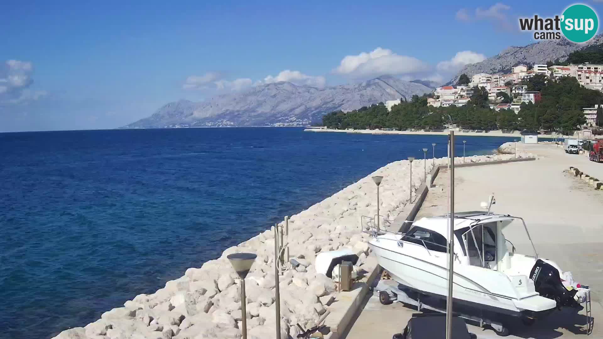 Spletna kamera – Baška Voda, pogled na mesto in goro Biokovo