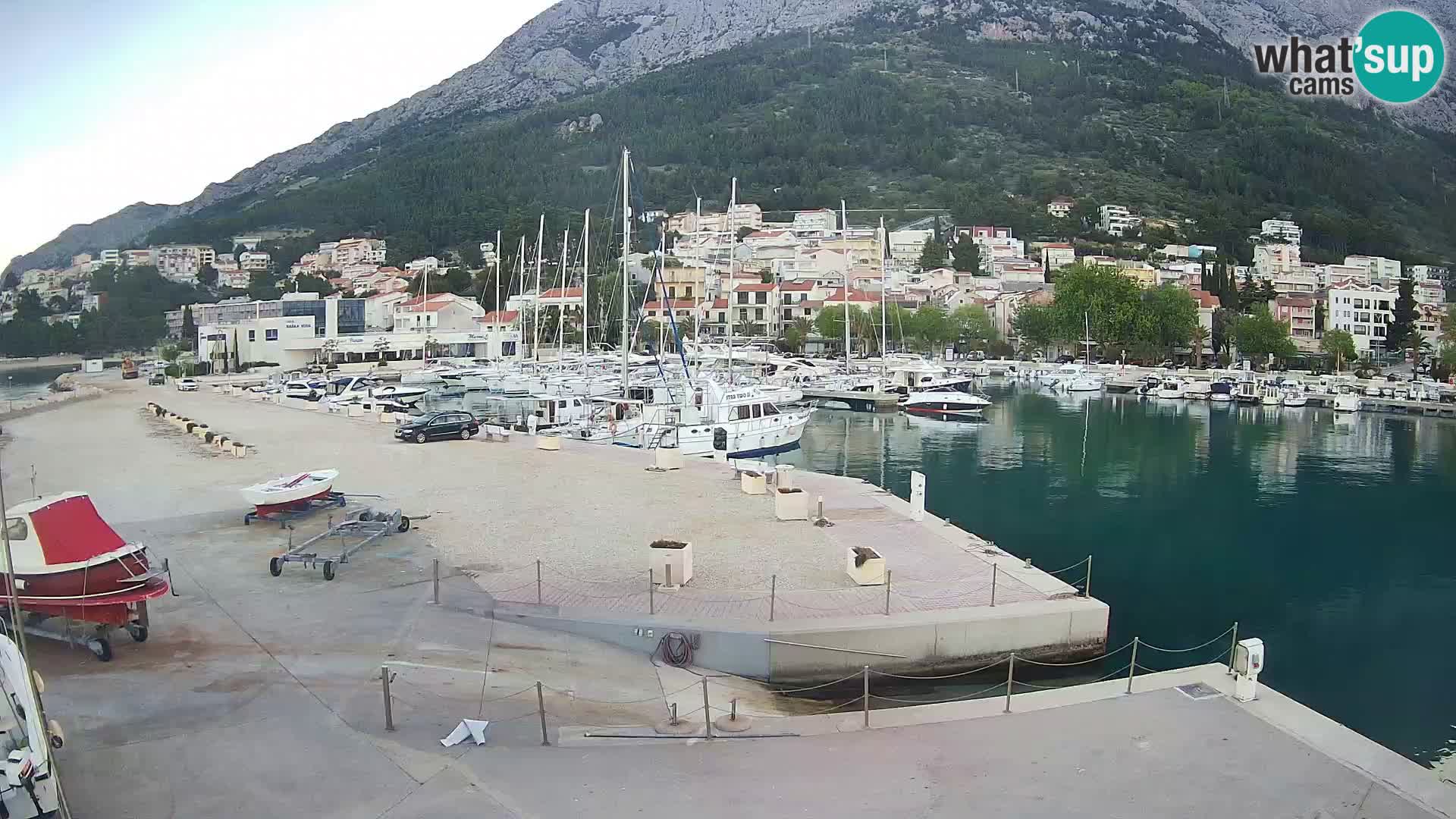 Spletna kamera – Baška Voda, pogled na mesto in goro Biokovo