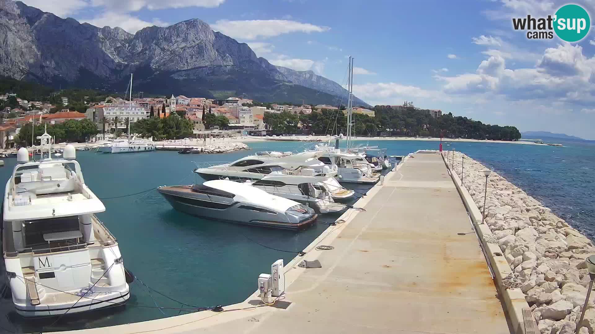 Spletna kamera – Baška Voda, pogled na mesto in goro Biokovo