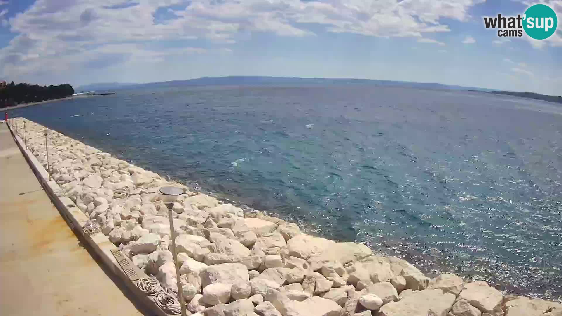 Web Kamera Baška Voda luka – Pogled na grad i masiv Biokovo