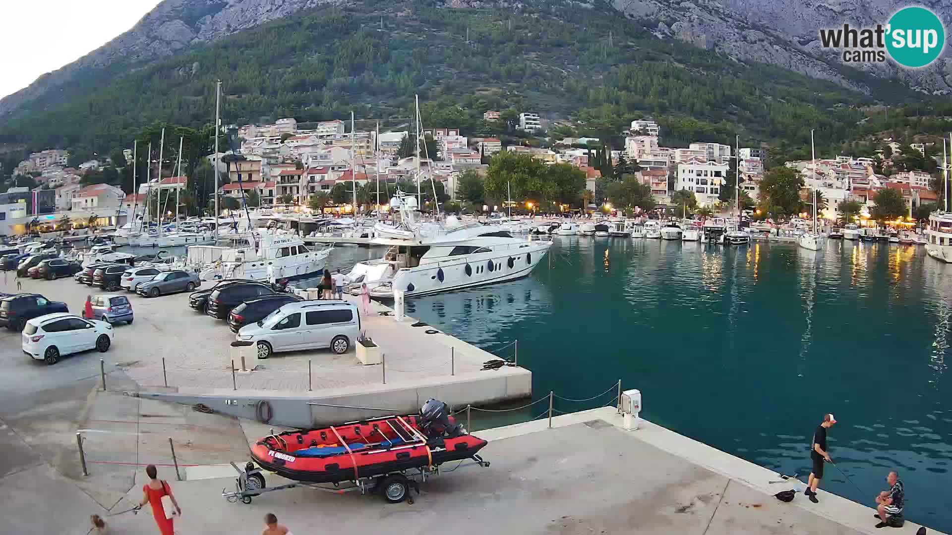 Spletna kamera – Baška Voda, pogled na mesto in goro Biokovo