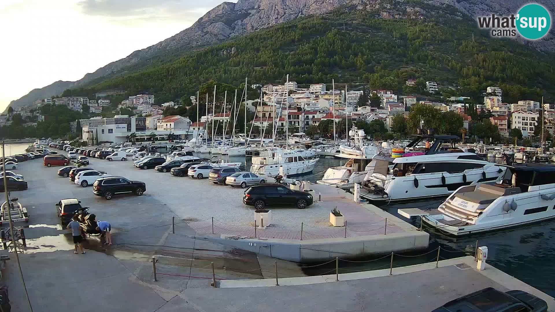 Spletna kamera – Baška Voda, pogled na mesto in goro Biokovo
