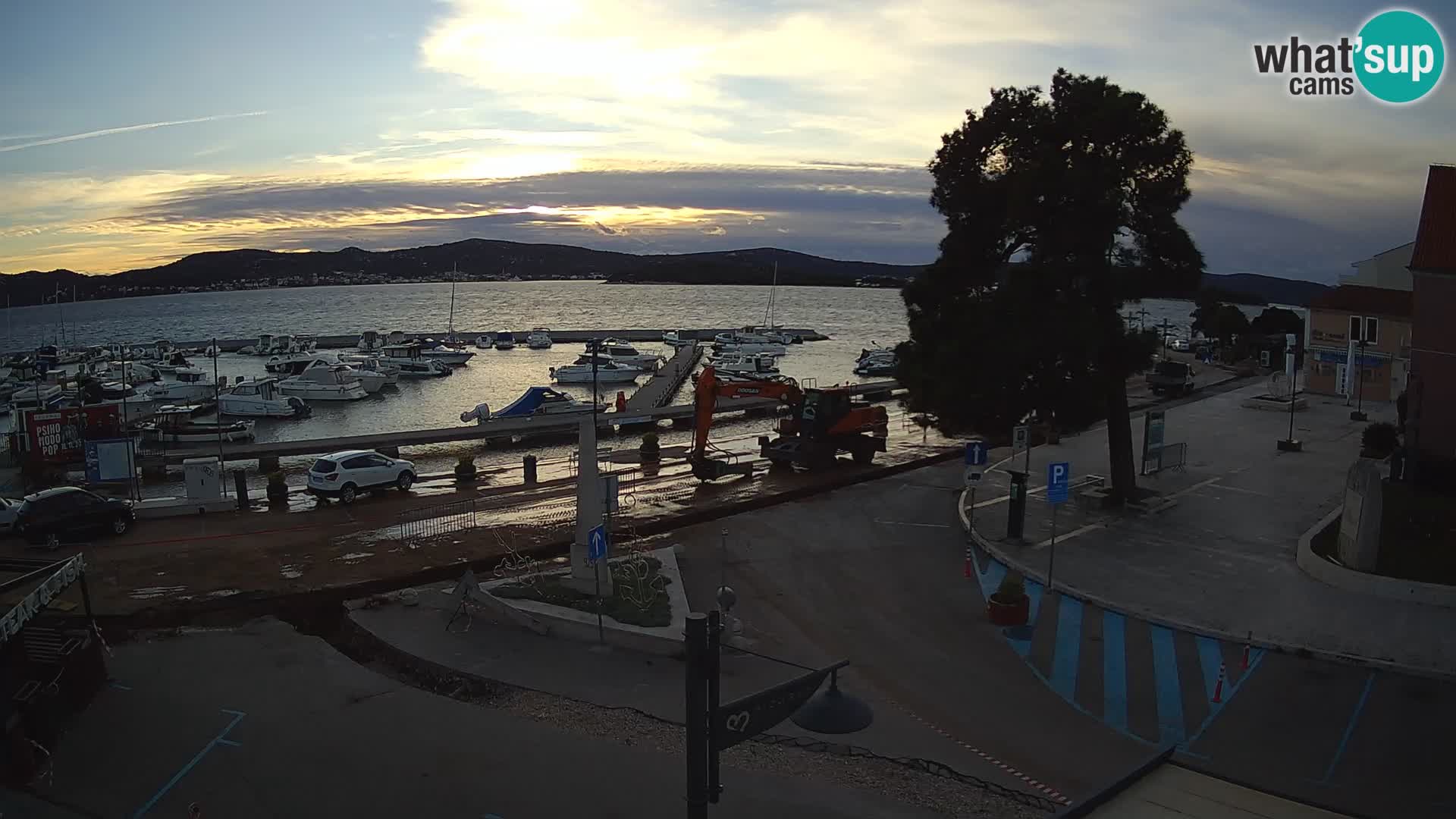 Biograd na Moru webcam – König Tomislav Platz