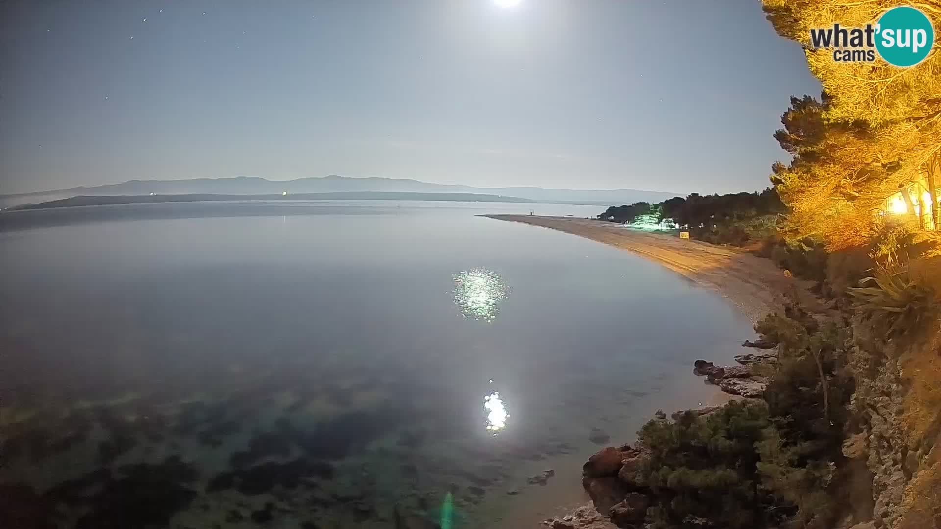 Spletna kamera Bol Zlatni Rat – Pogled v živo z otoka Brač