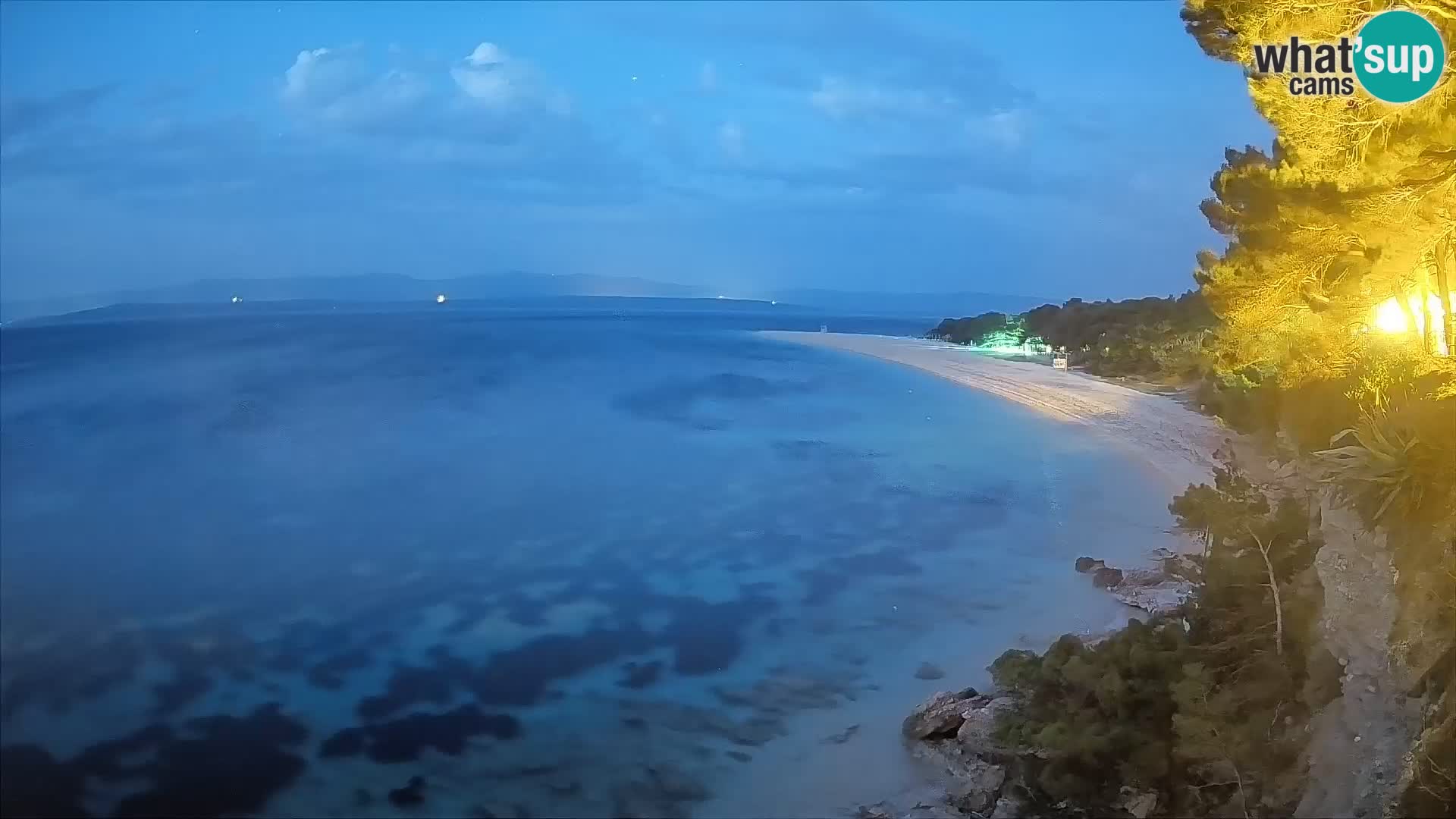 Spletna kamera Bol Zlatni Rat – Pogled v živo z otoka Brač