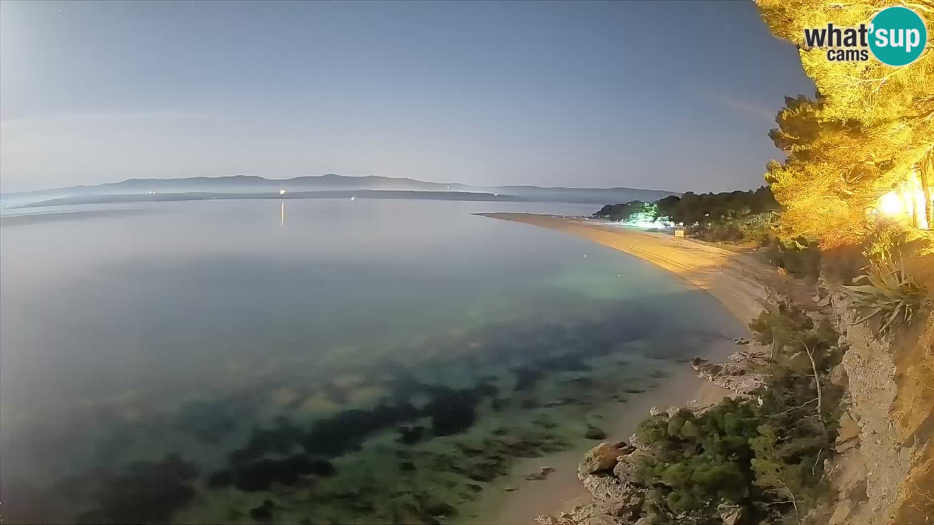 Web kamera Bol Zlatni Rat – Pogled uživo s otoka Brača