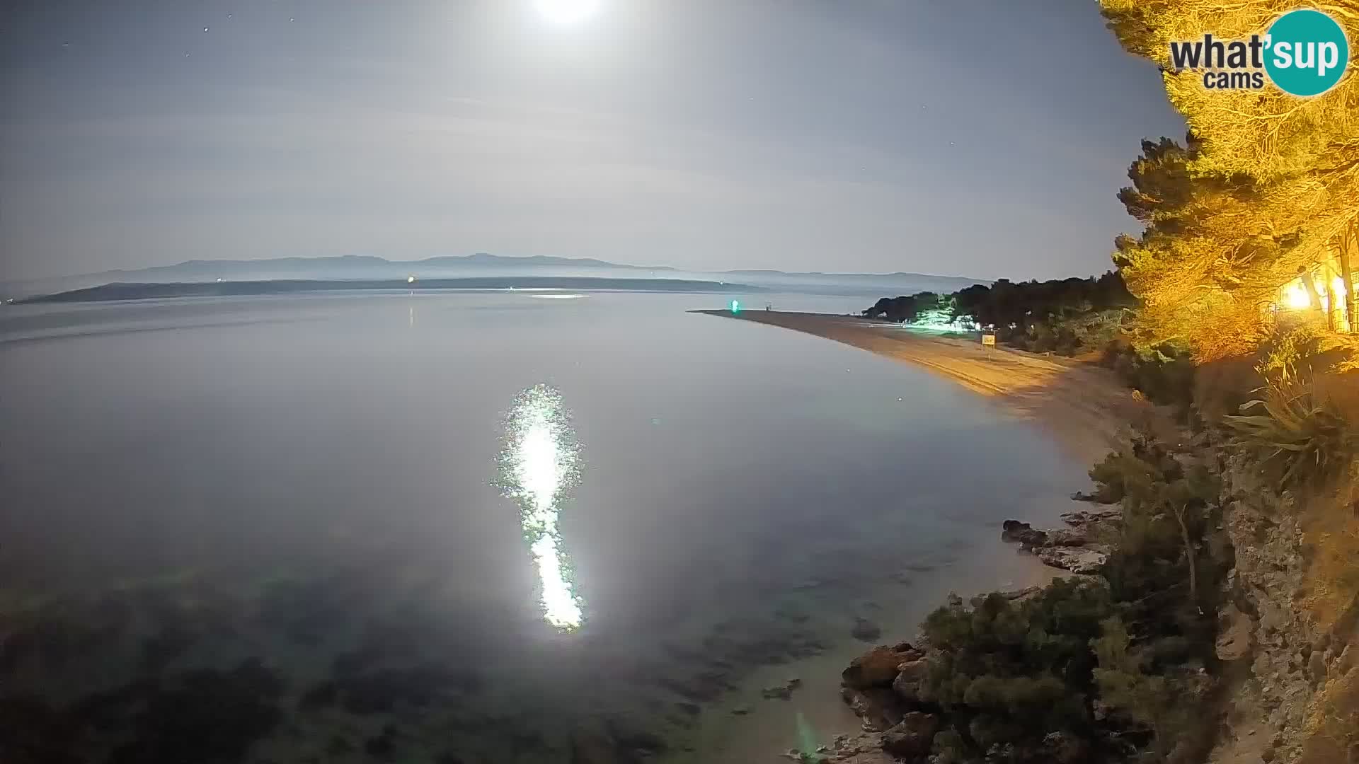 Spletna kamera Bol Zlatni Rat – Pogled v živo z otoka Brač