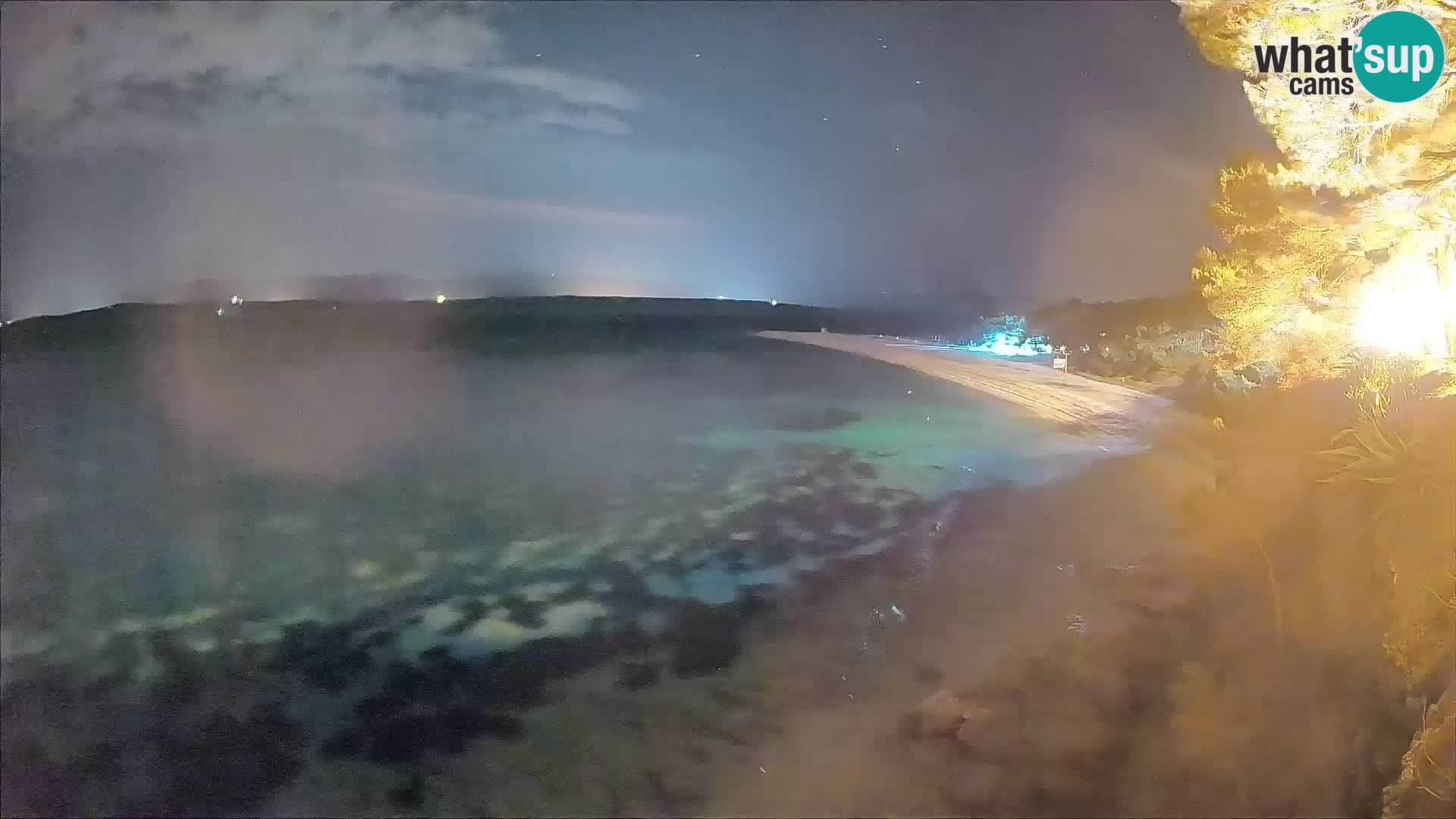 Web kamera Bol Zlatni Rat – Pogled uživo s otoka Brača