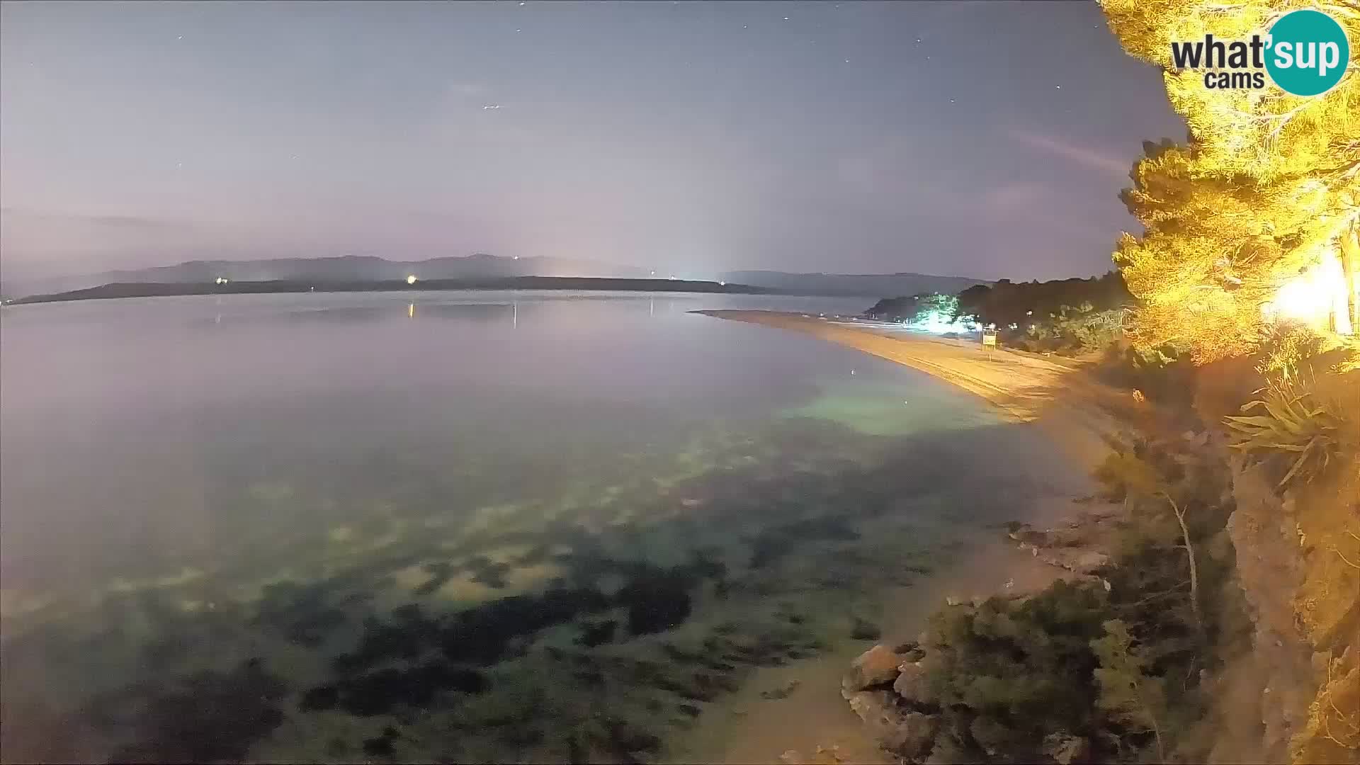 Spletna kamera Bol Zlatni Rat – Pogled v živo z otoka Brač