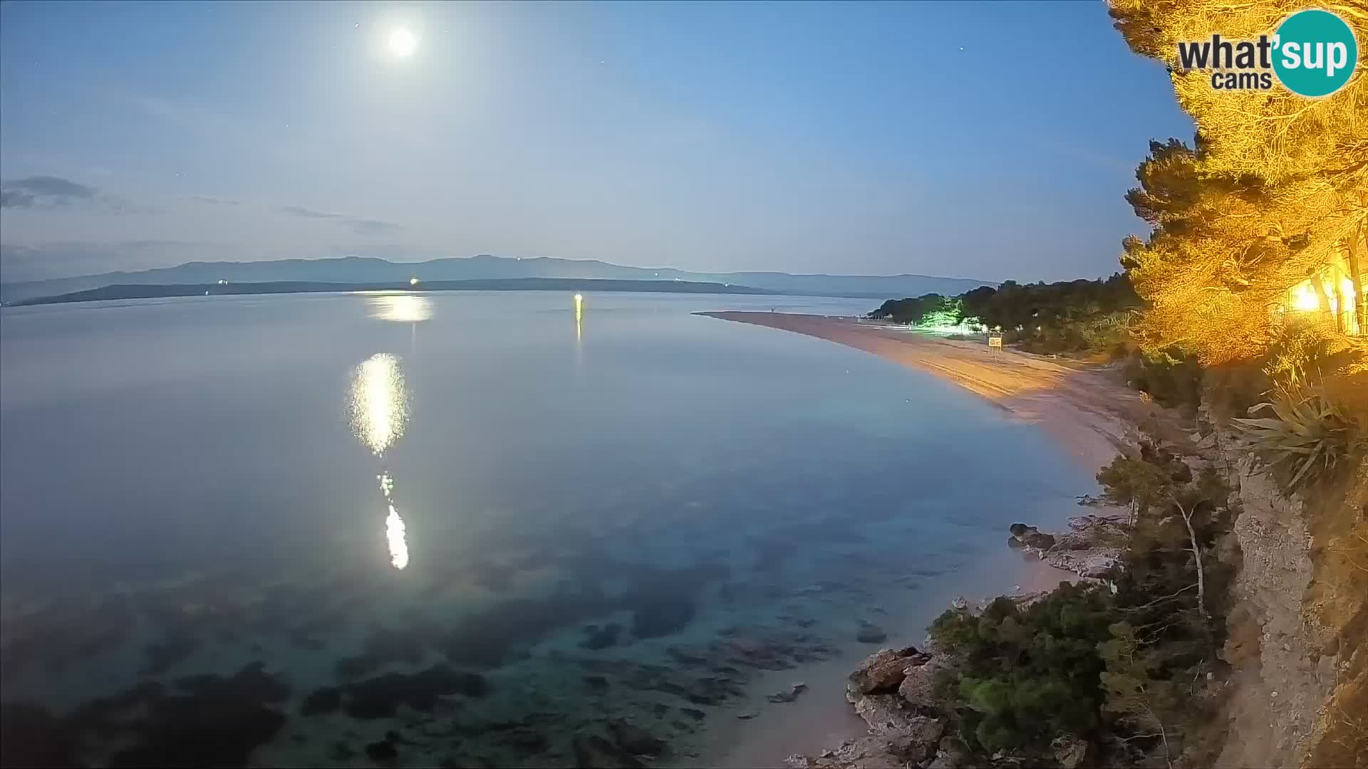 Spletna kamera Bol Zlatni Rat – Pogled v živo z otoka Brač